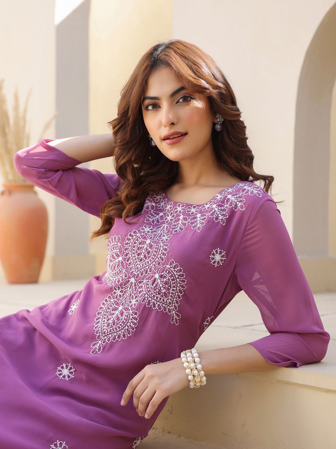 

Janasya Women Lavender Georgette Embroidered Straight Kurta