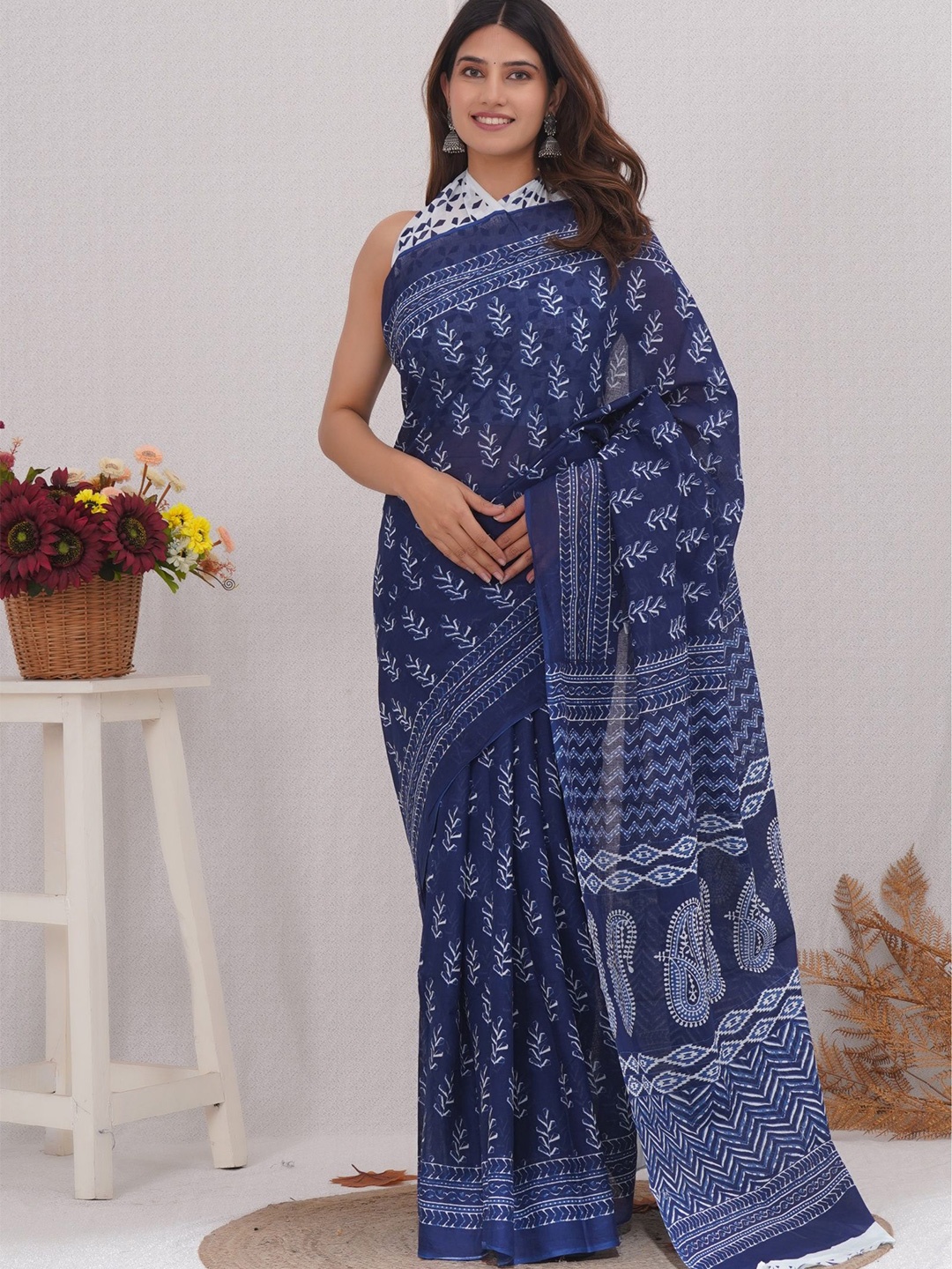 

Shivanya Handicrafts Floral Pure Cotton Block Print Saree, Blue