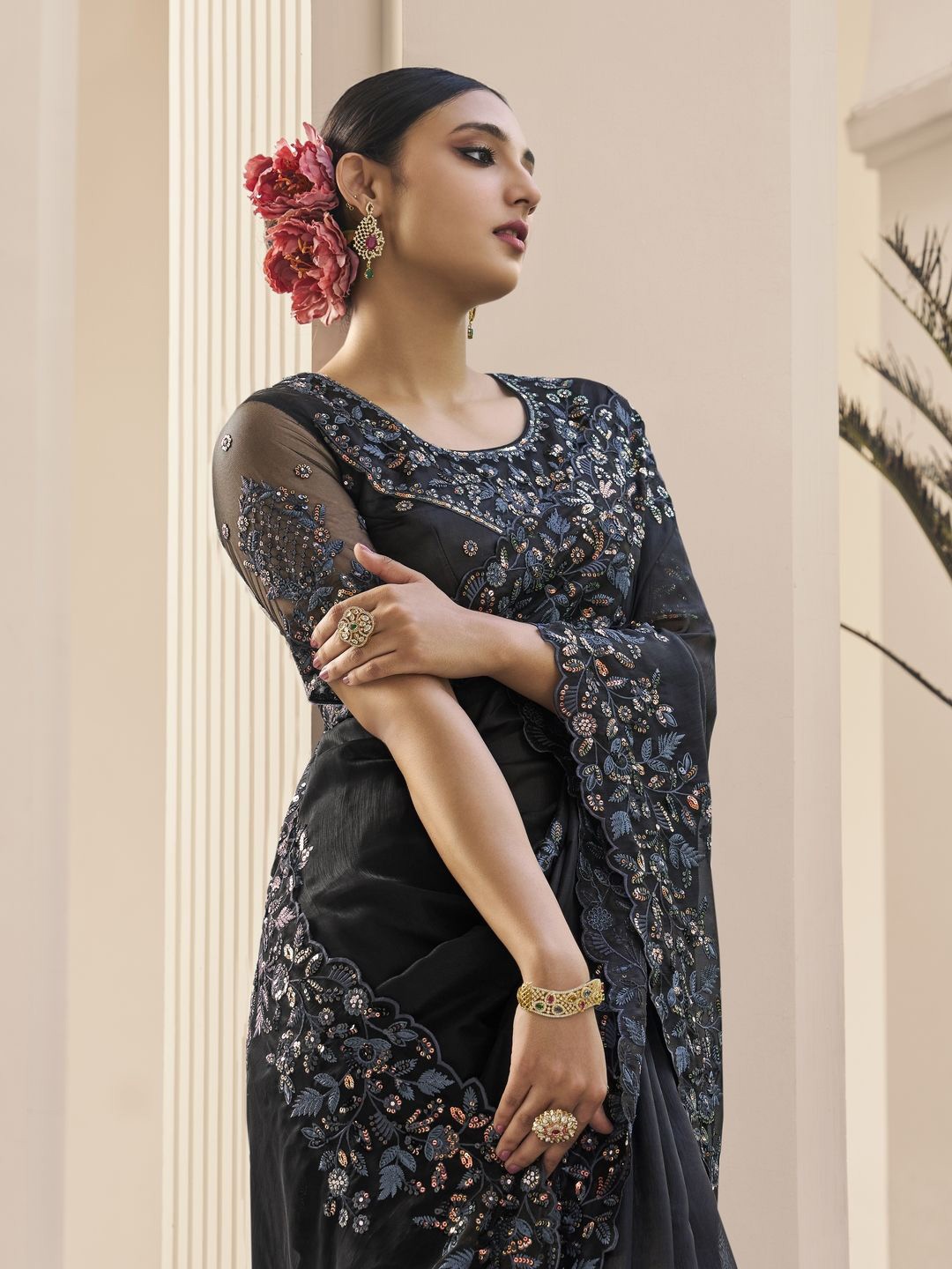 

Suha Floral Art Silk Saree, Black
