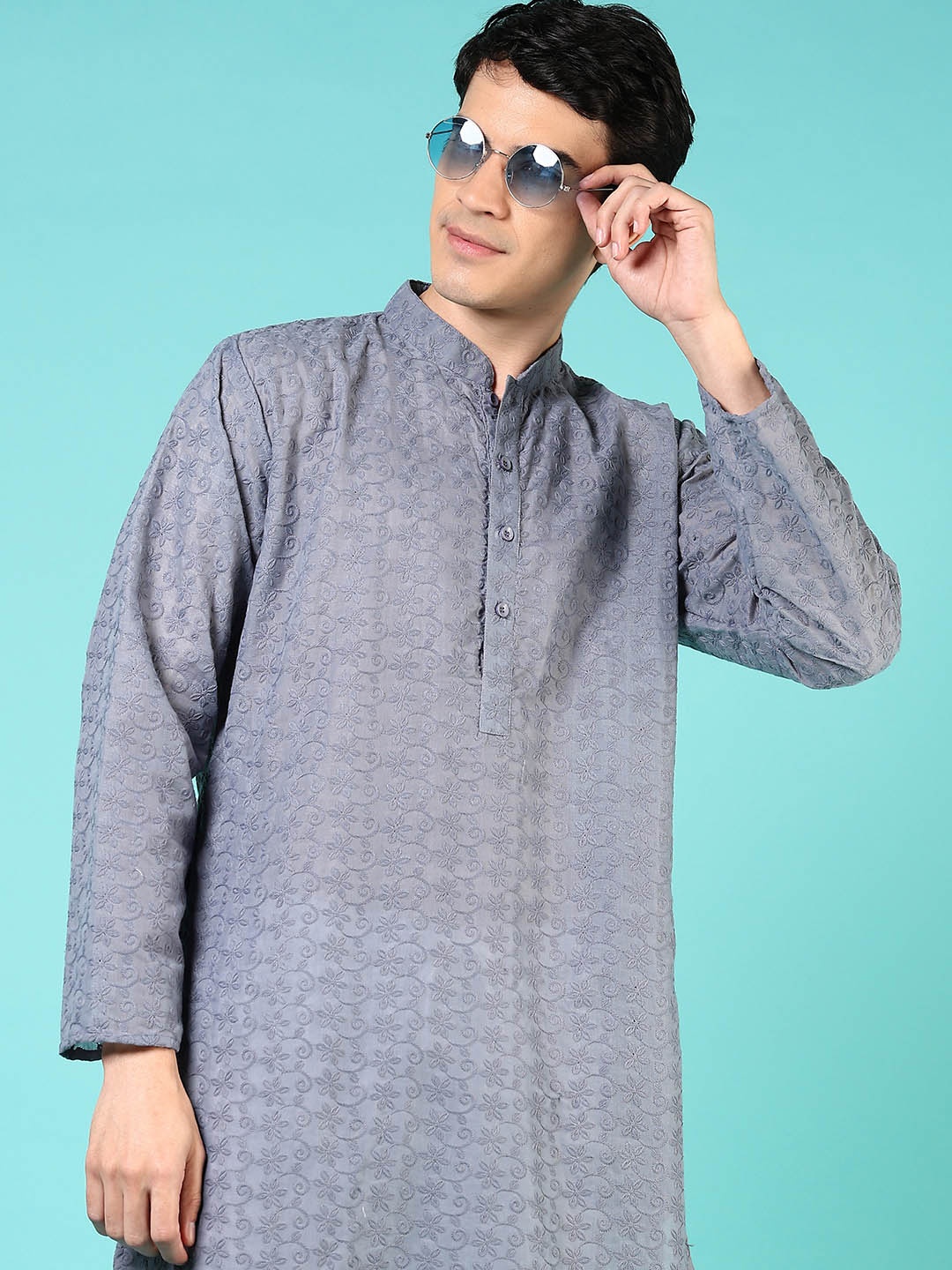 

V-Mart Men Floral Embroidered Regular Thread Work Pure Cotton Kurta with Pyjamas, Grey