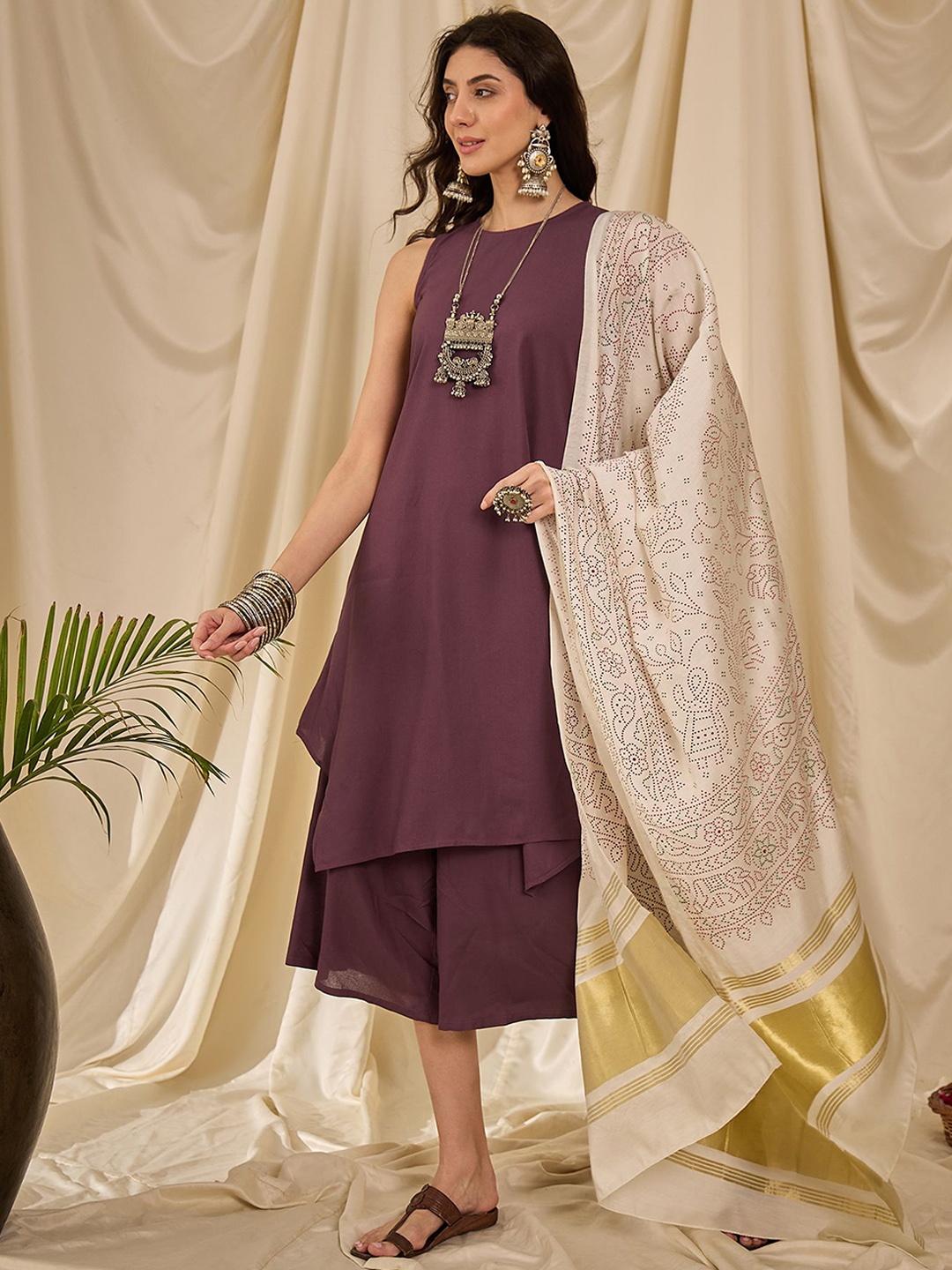 

InWeave Women Regular Kurta with Palazzos & With Dupatta, Mauve