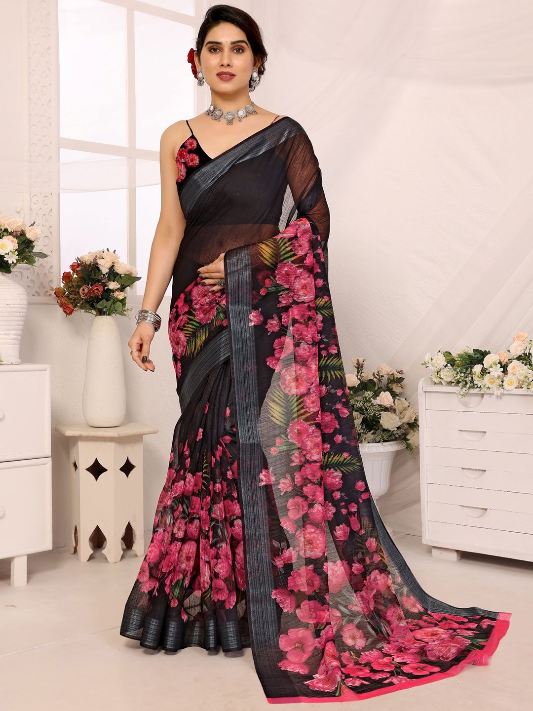 

Moda Rapido Floral Saree, Black