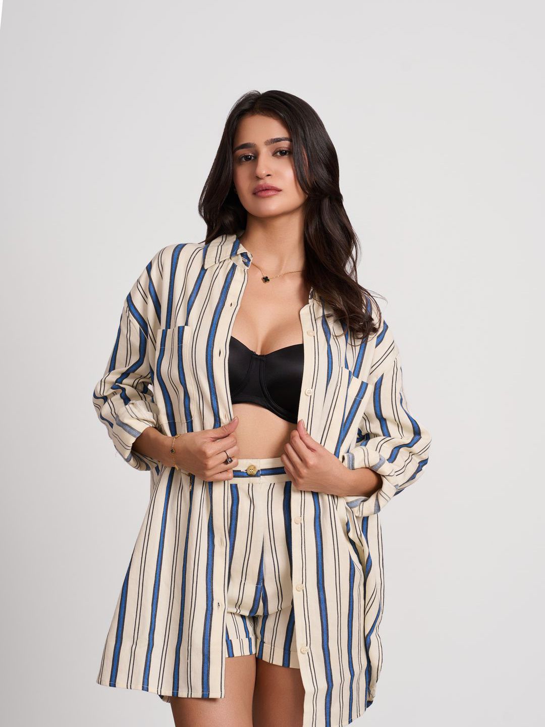 

How When Wear Women Bold Stripe Oversized Shirt, White