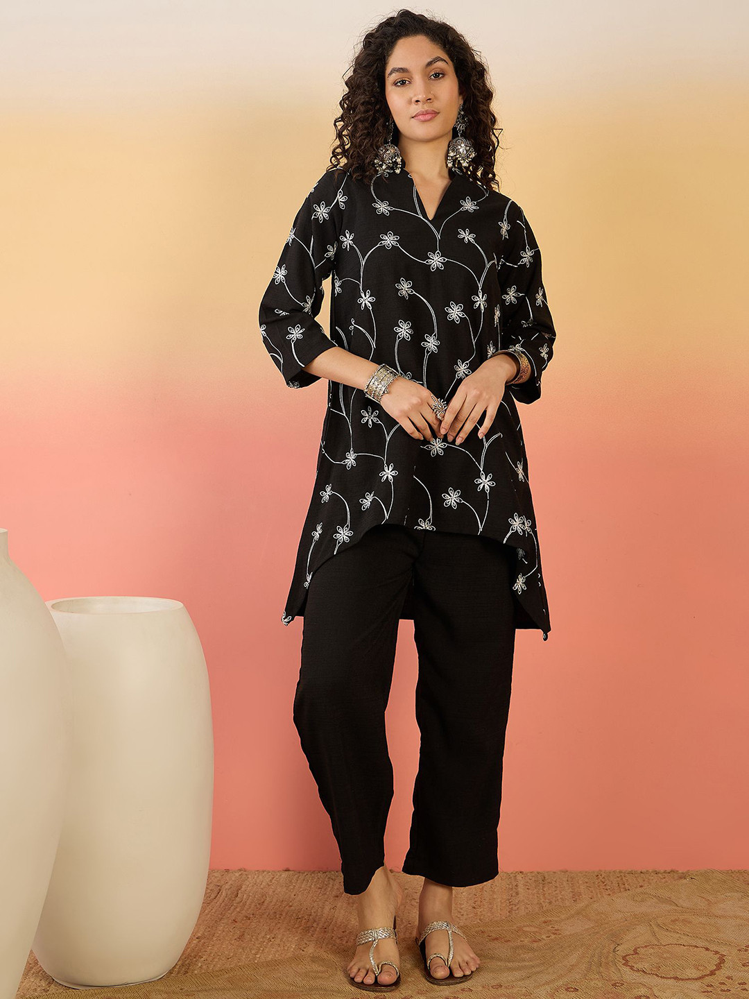 

InWeave Women Floral Embroidered Regular Thread Work Kurta with Trousers, Black