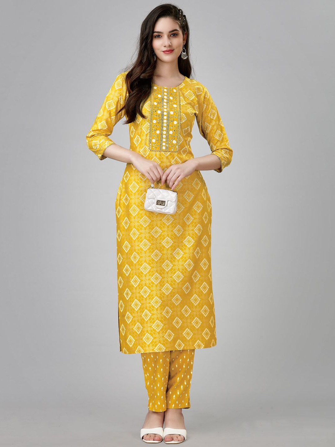 

HERE&NOW Women Bandhani Printed Regular Gotta Patti Kurta with Trousers, Yellow