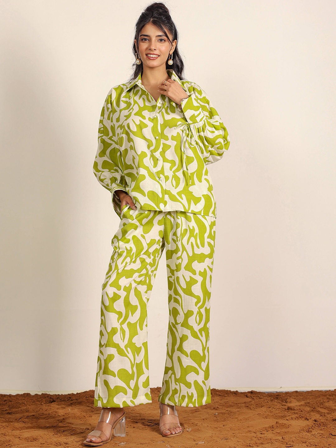 

KAORI BY SHREYA AGARWAL Printed Cotton Shirt With Trousers Co-Ords, Green