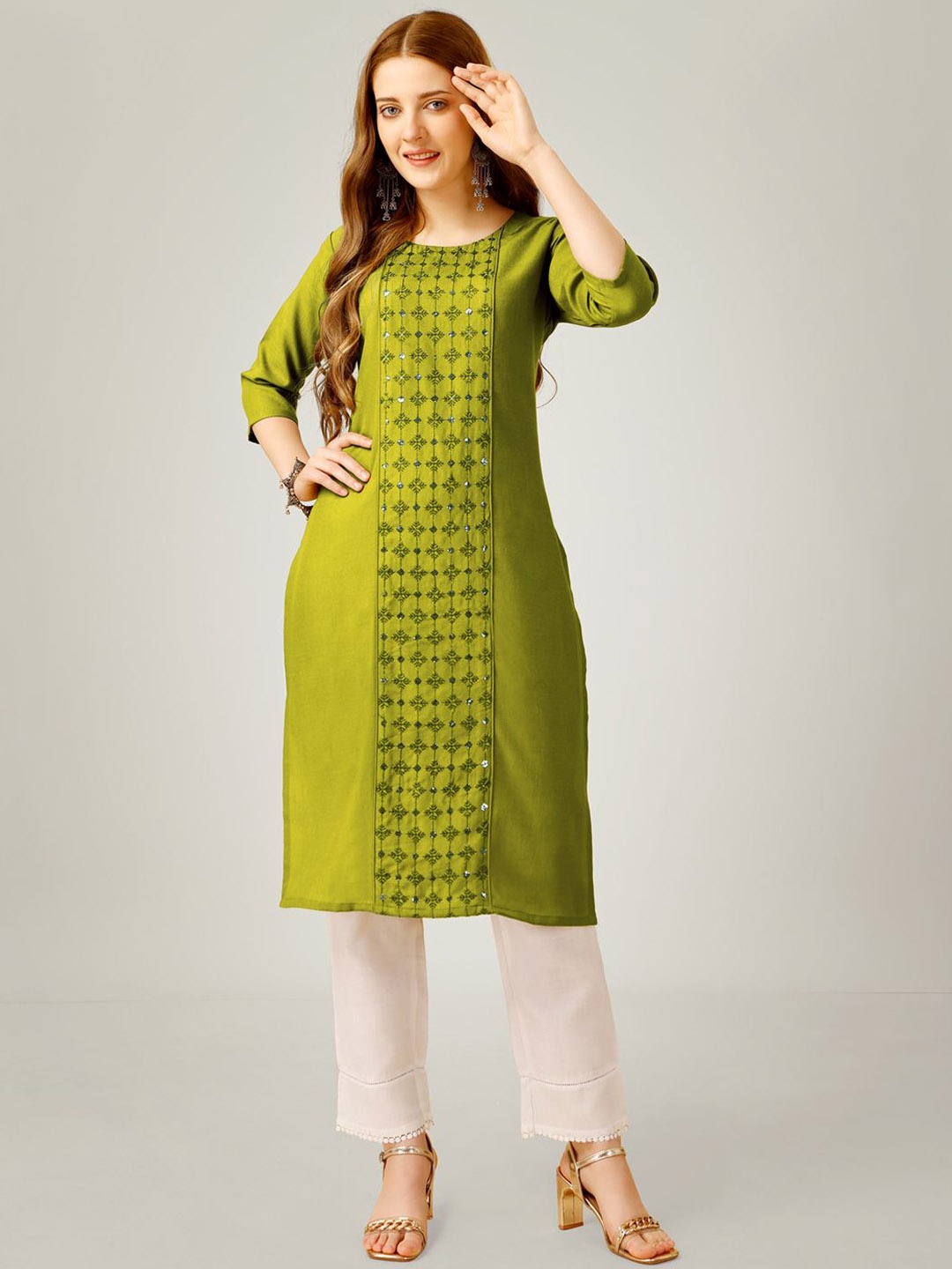 

HERE&NOW Women Floral Embroidered Regular Kurta with Churidar, Green