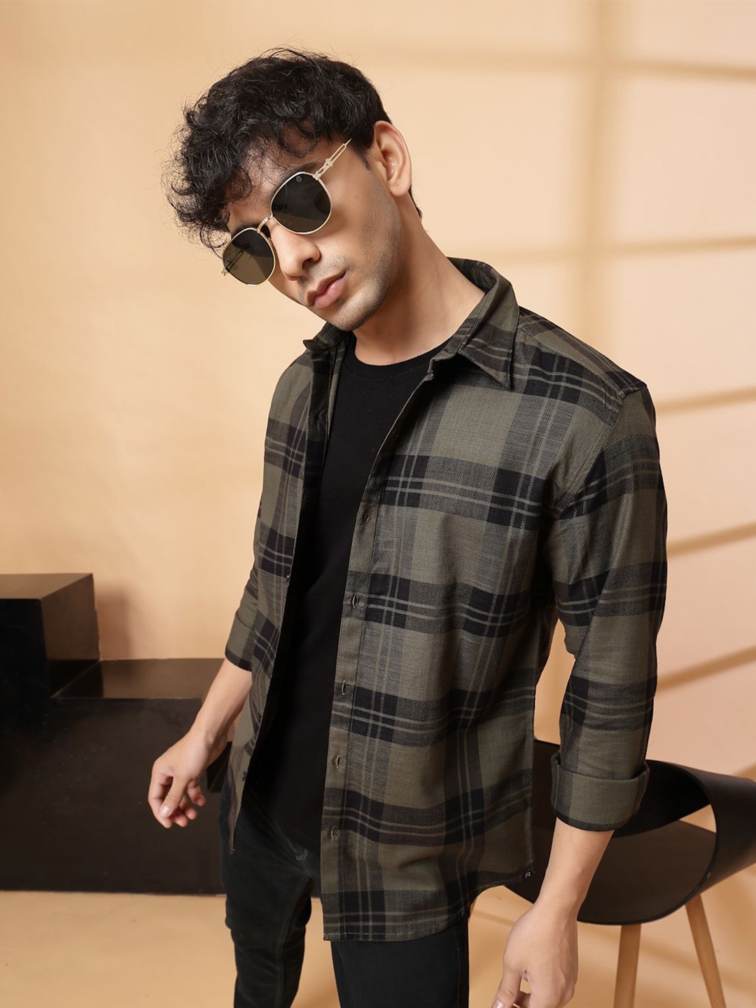 

Rigo Men Cutaway Collar Tartan Checked Cotton Casual Shirt, Green