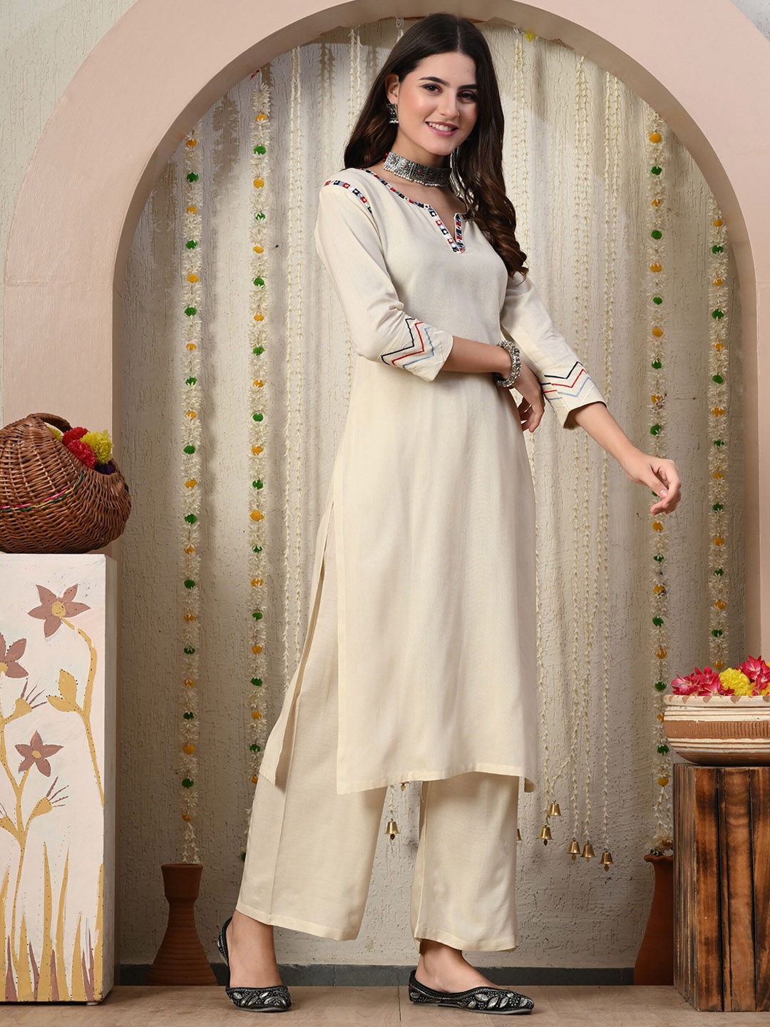

JAYLEEN Women Regular Kurta with Trousers, Cream