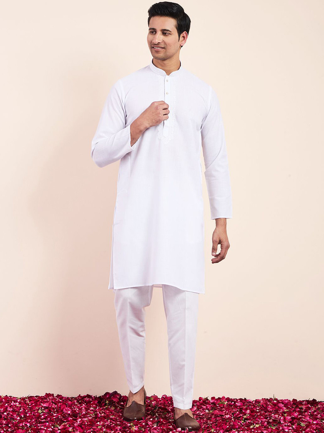

Satwaa Yoke Design Mandarin Collar Chikankari Cotton Straight Kurta, White
