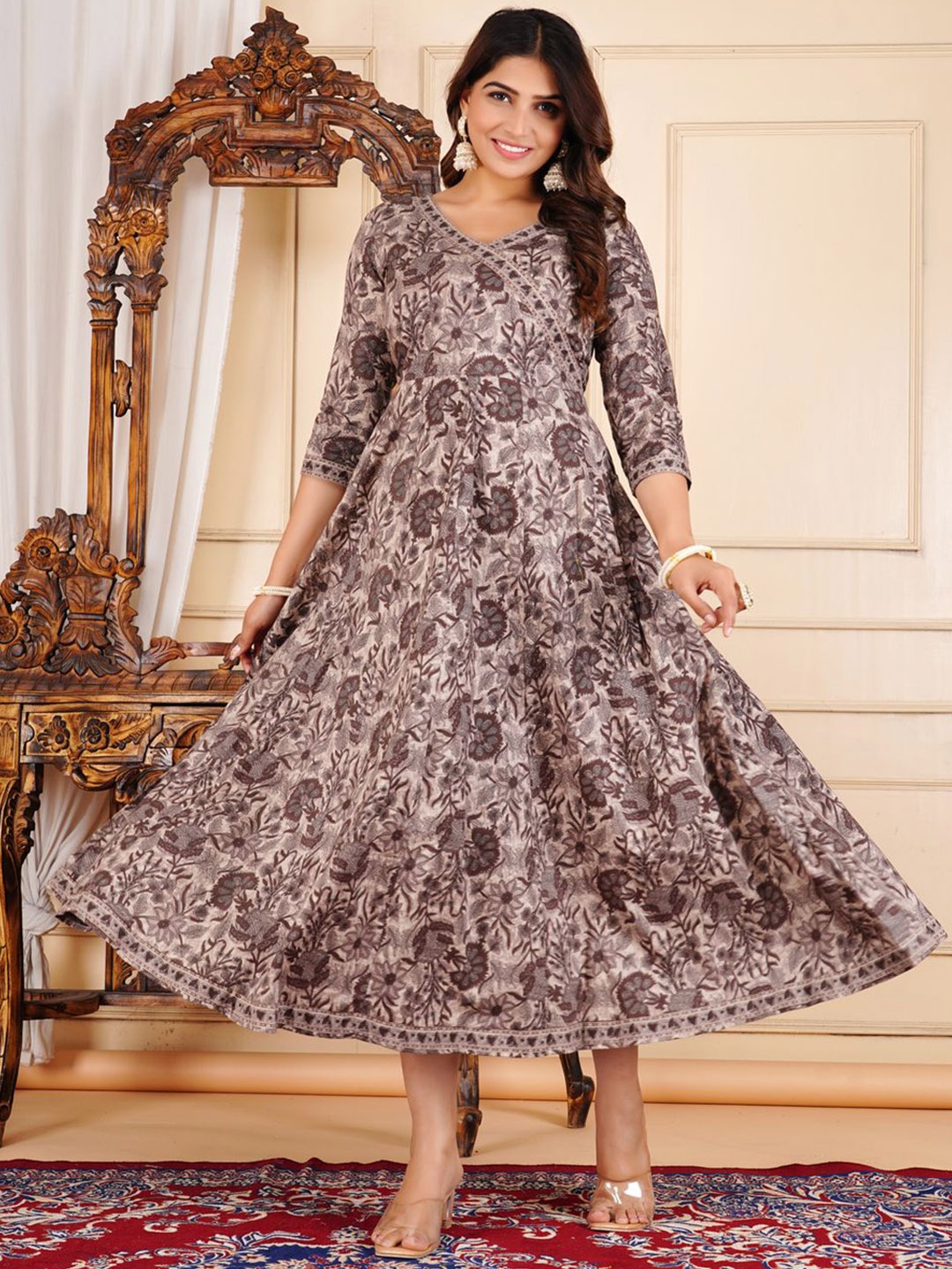 

Da Vastraagaar Women Floral Printed Anarkali Kurta, Brown