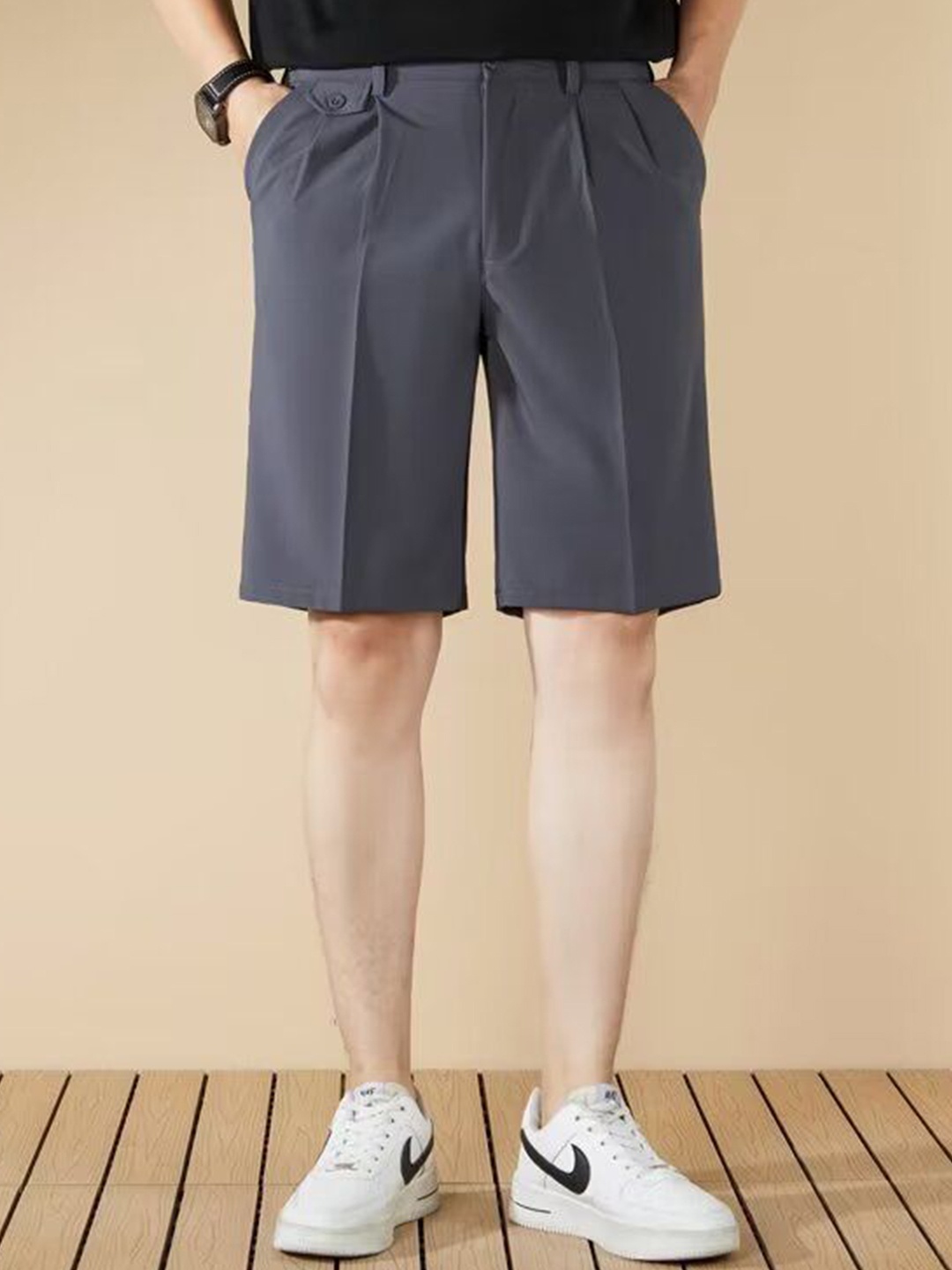 

StyleCast x Revolte Men Loose Fit Shorts, Grey