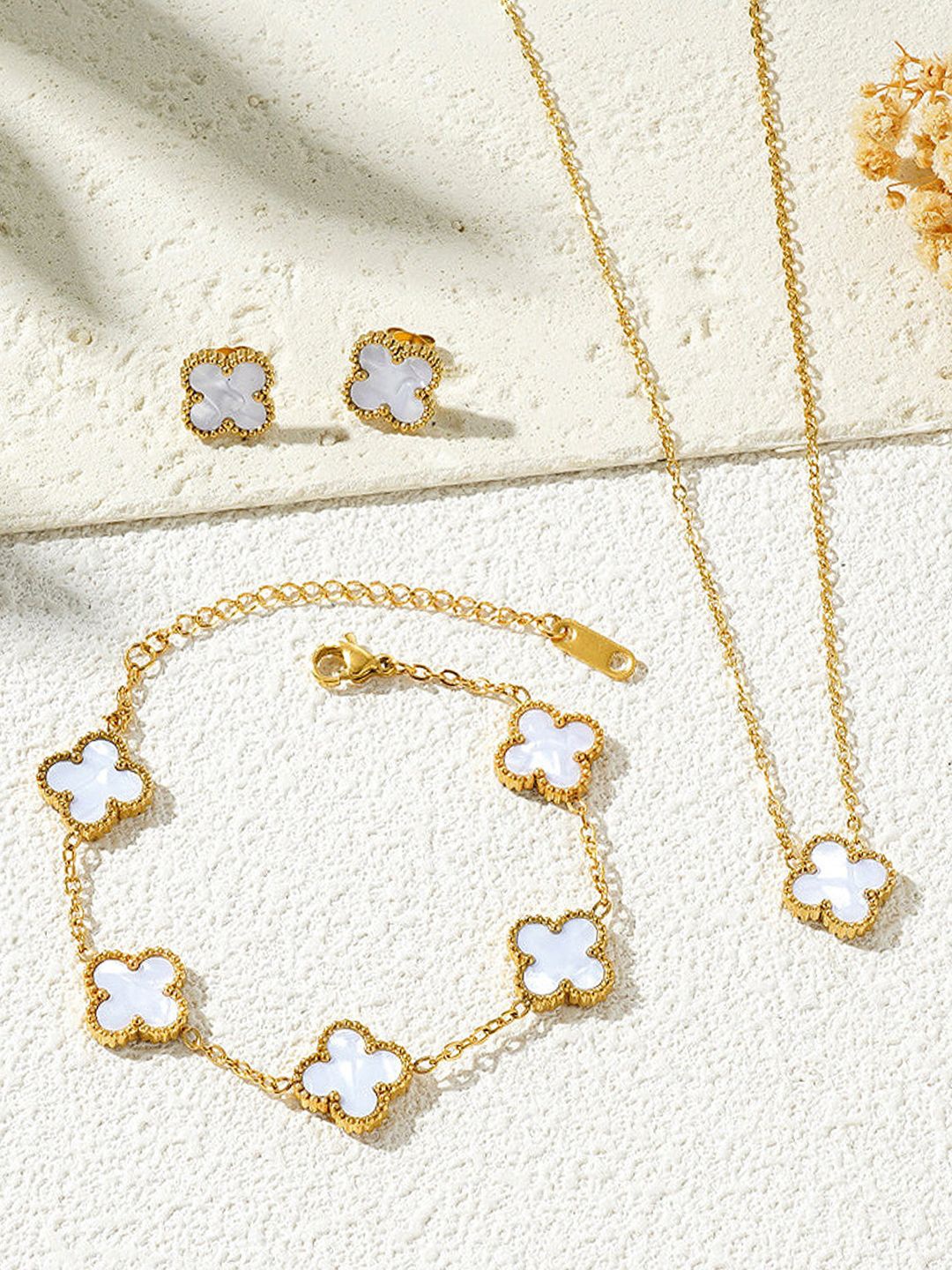 

Designs & You Gold Plated Stainless Steel Clover Jewellery Set