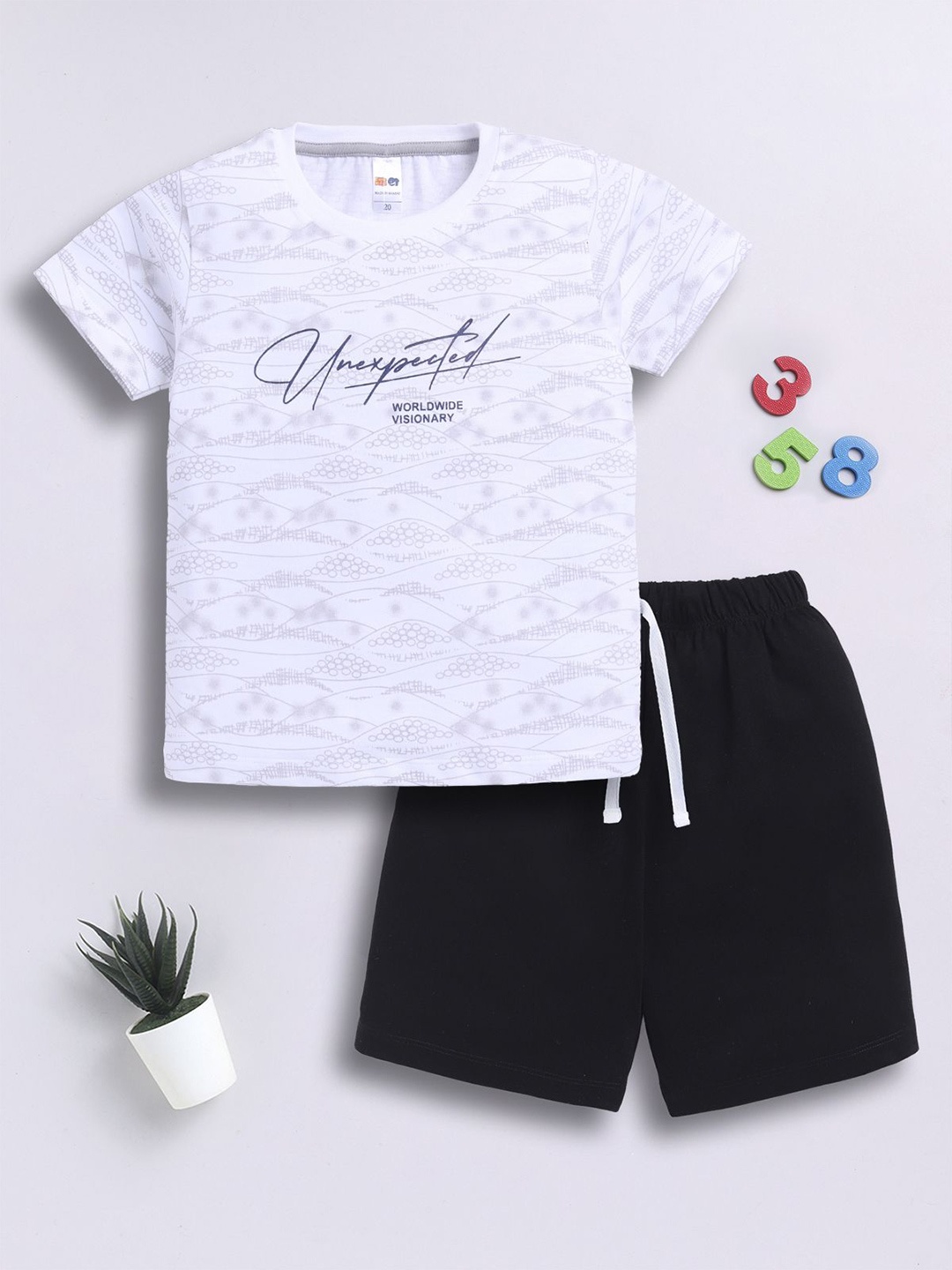 

LITTLE NINJA Boys Printed Round Neck Top With Shorts, White
