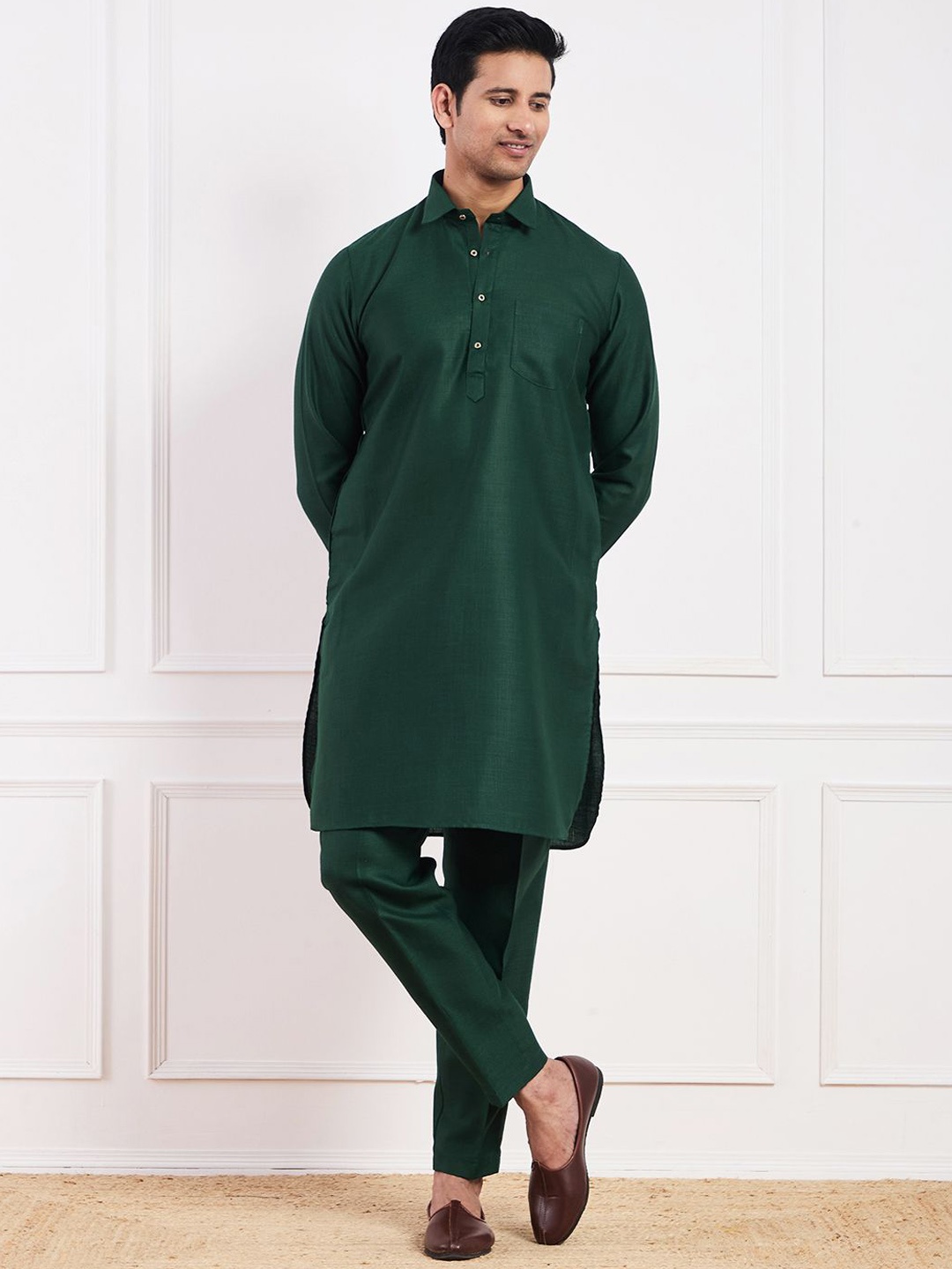 

Satwaa Shirt Collar Single Pocket Pathani Kurta with Trousers, Green