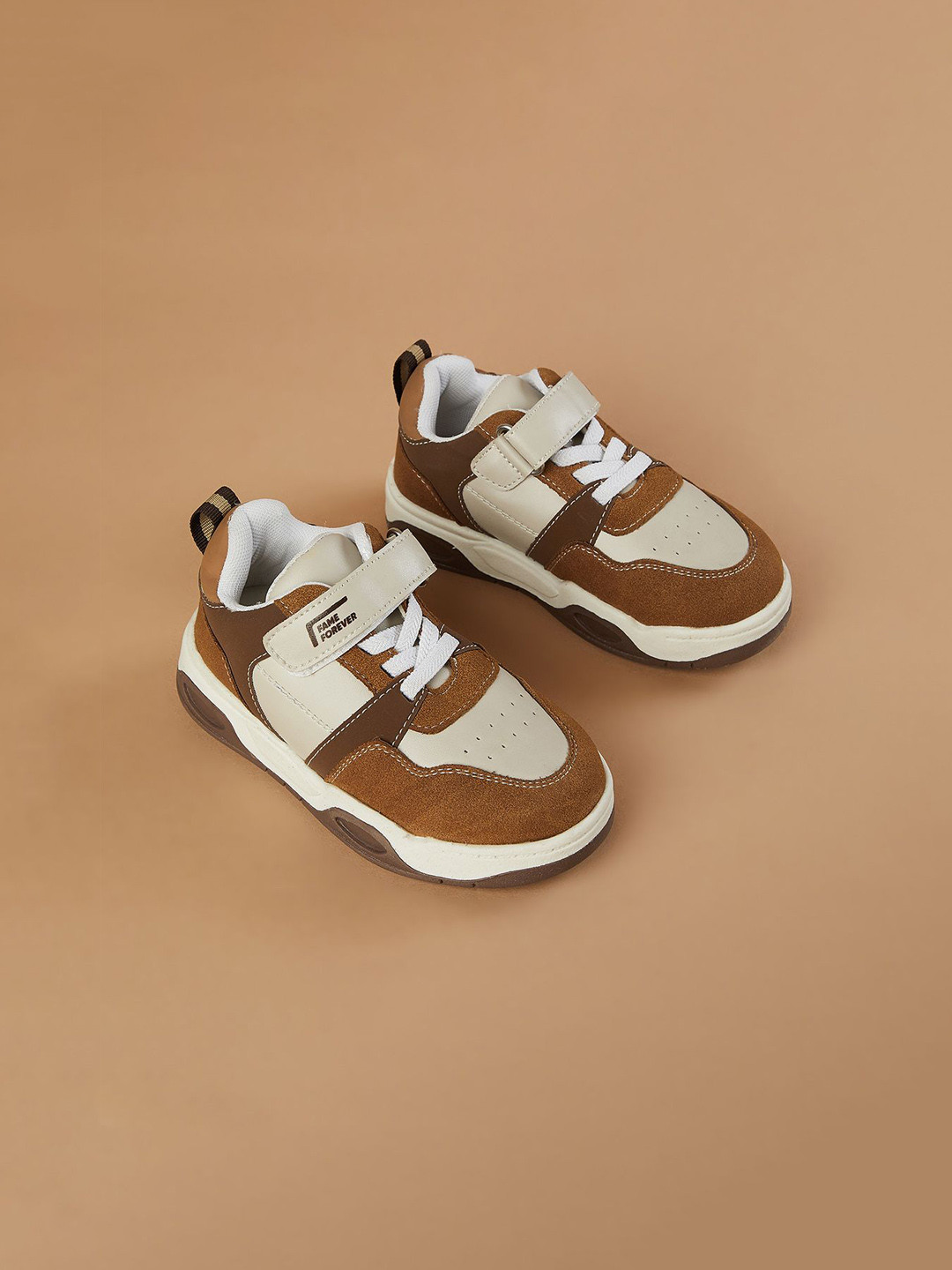 

Fame Forever by Lifestyle Boys Sneakers, Brown