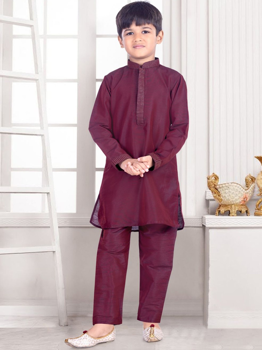 

Pehanaava Boys Regular Thread Work Kurta with Pyjamas, Burgundy