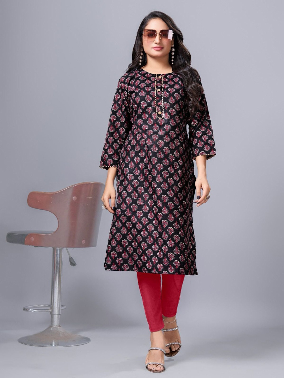 

SIMPLYETHNIC Floral Printed Round Neck Cotton Straight Kurta, Black