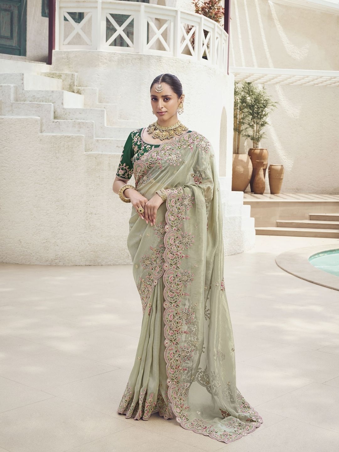 

Suha Floral Embroidered Art Silk Saree, Green