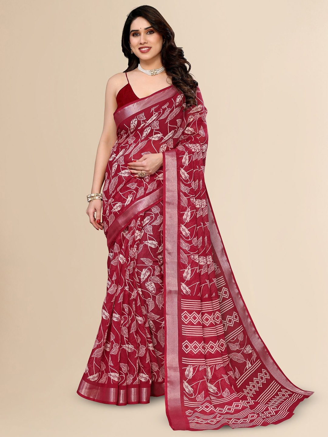 

Moda Rapido Floral Zari Linen Blend Saree, Maroon