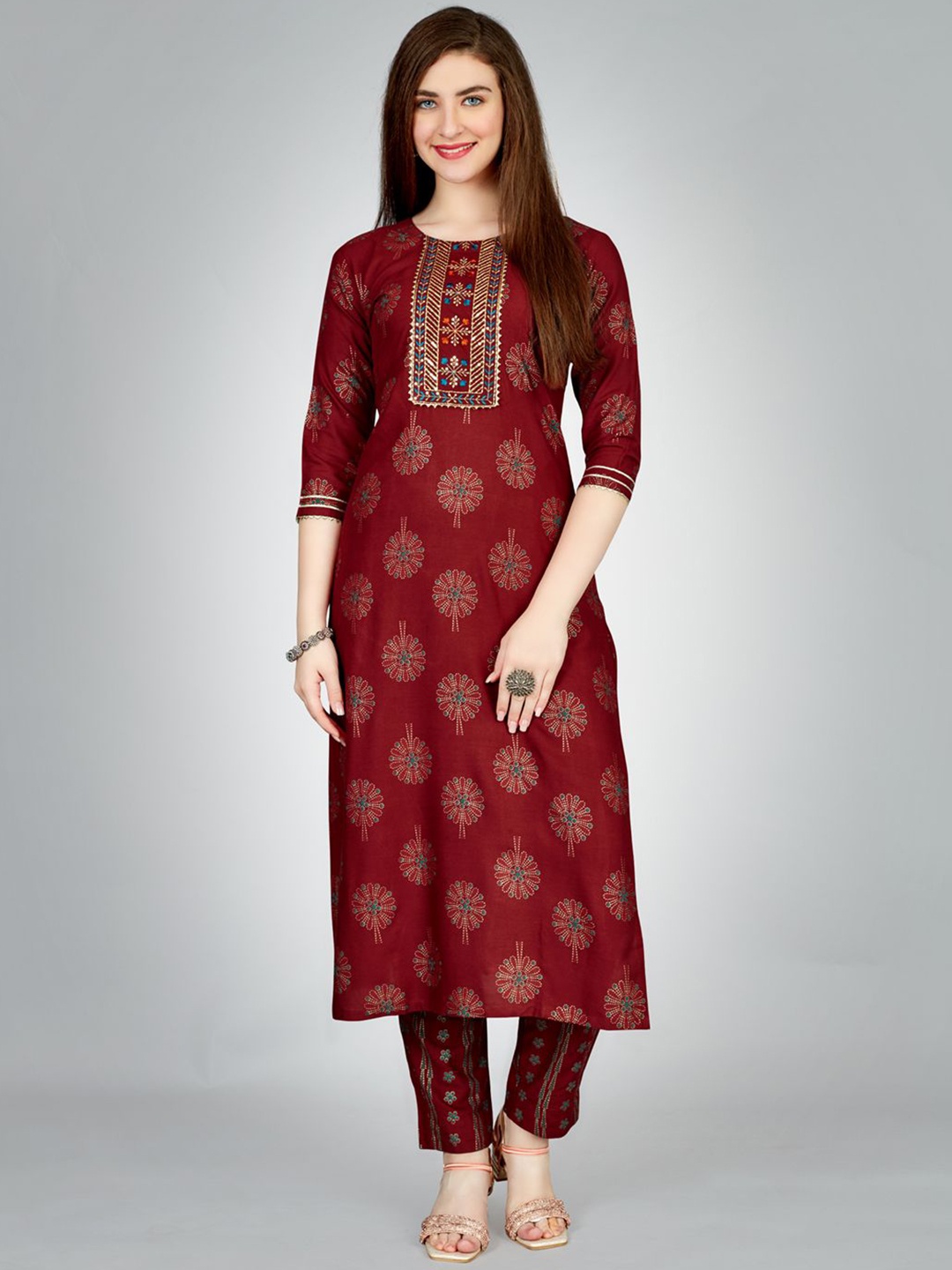 

HERE&NOW Women Paisley Embroidered Regular Kurta with Churidar, Maroon