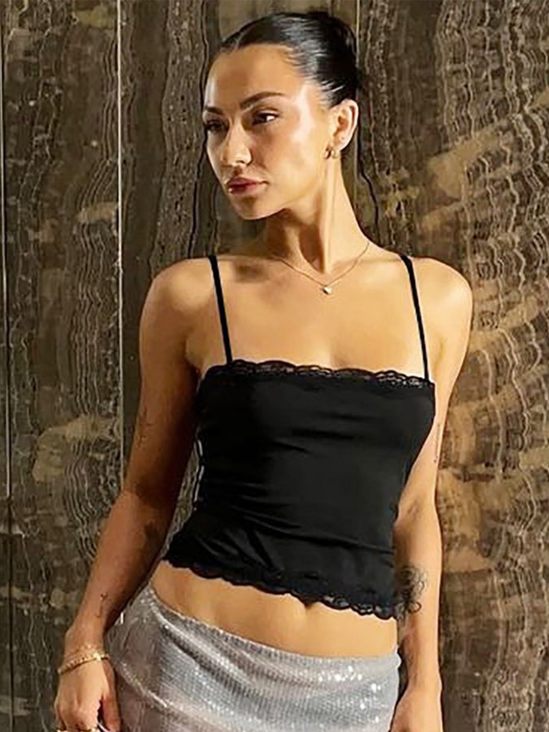 

LULU & SKY Crop Top, Black