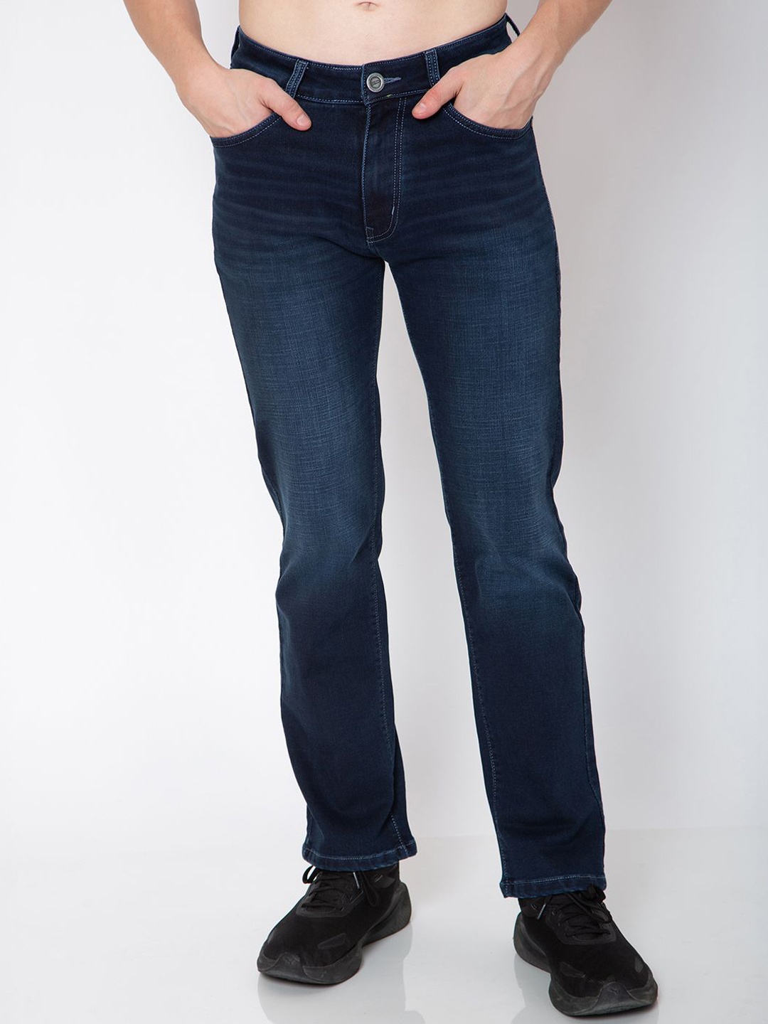 

Sparky Men Straight Fit Low Distress Light Fade Jeans, Blue