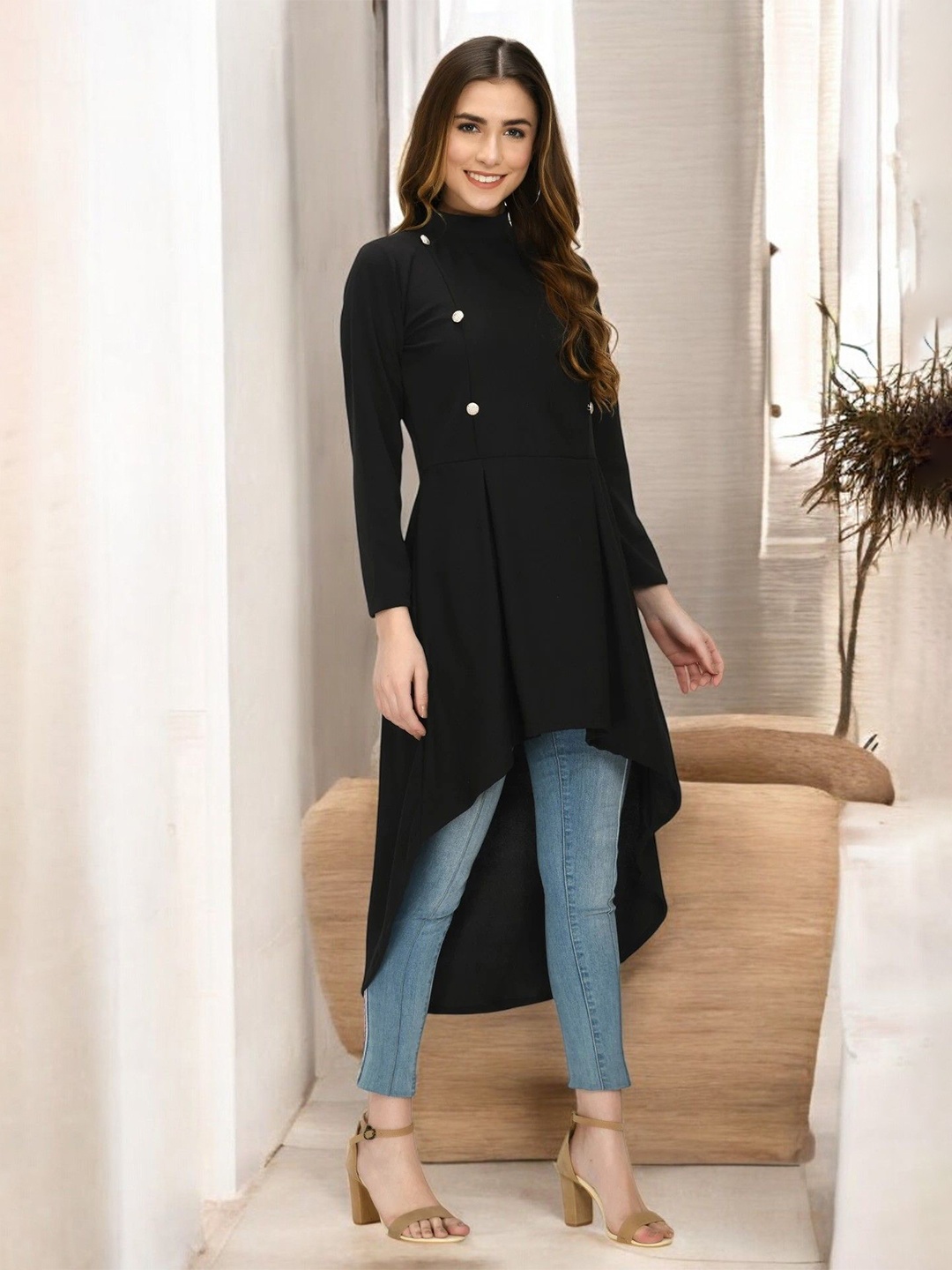 

IUGA High-Low Longline Top, Black