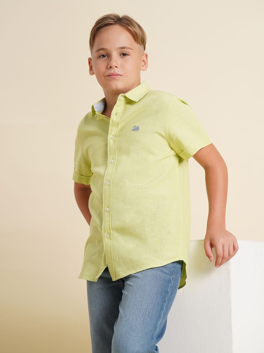 

Jack & Jones Junior Boys Spread Collar Solid Cotton Casual Shirt, Lime green