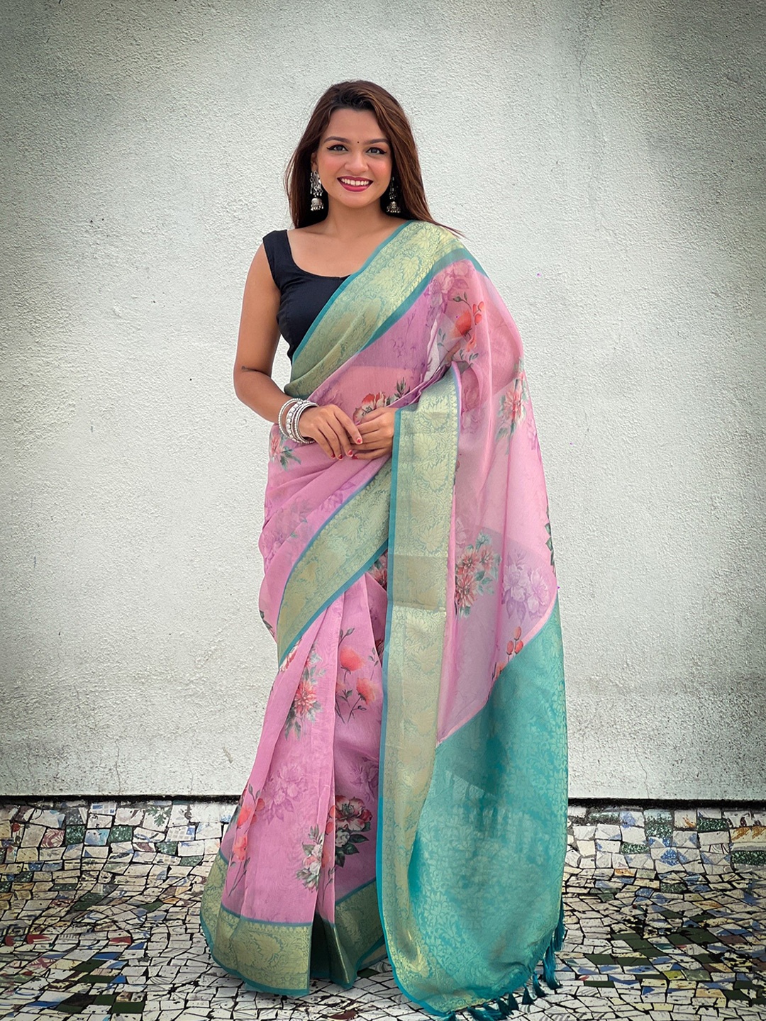 

Rangtulika Ethnics Floral Printed Woven Design Zari Saree, Pink