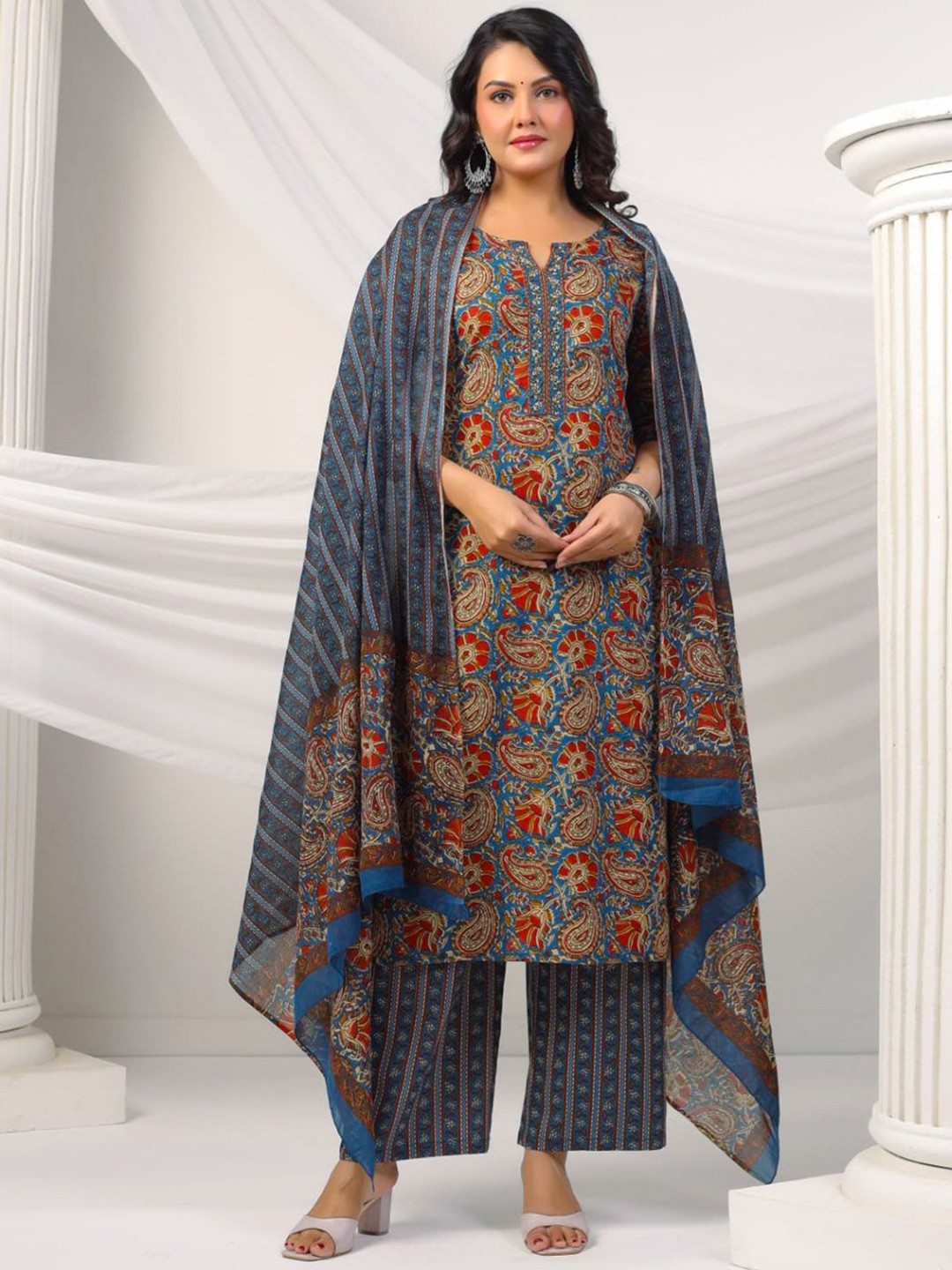 

Meena Bazaar Printed Kurta With Trousers & Dupatta, Blue