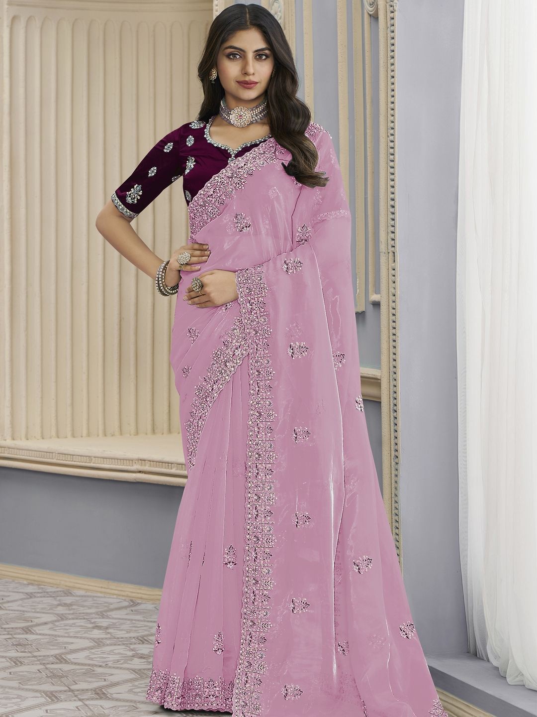 

Suha Floral Organza Saree, Pink