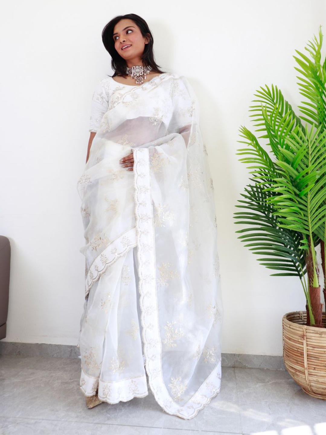 

HERE&NOW Floral Embroidered Organza Saree, White