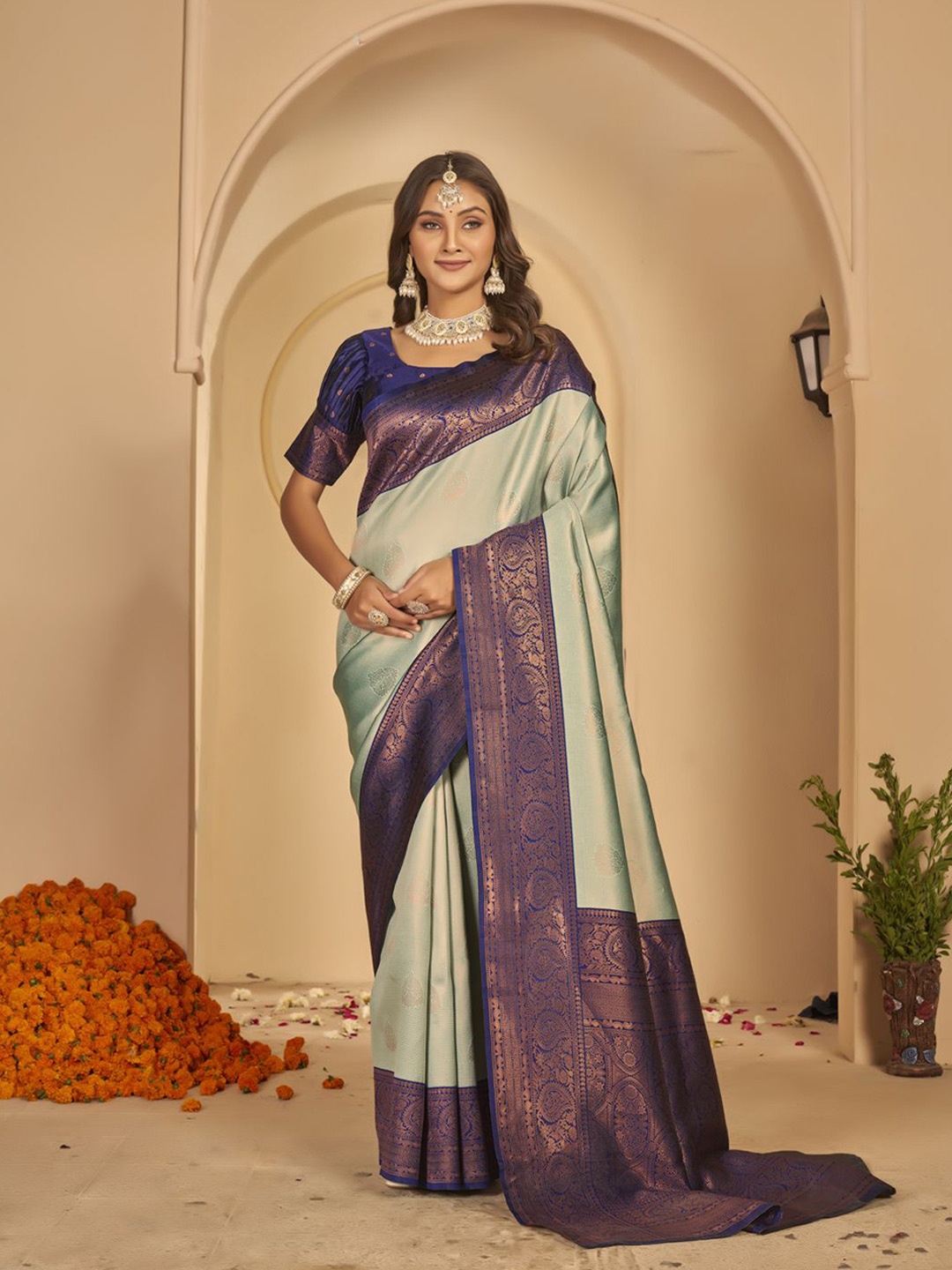 

KALINI Woven Design Zari Saree, Sea green