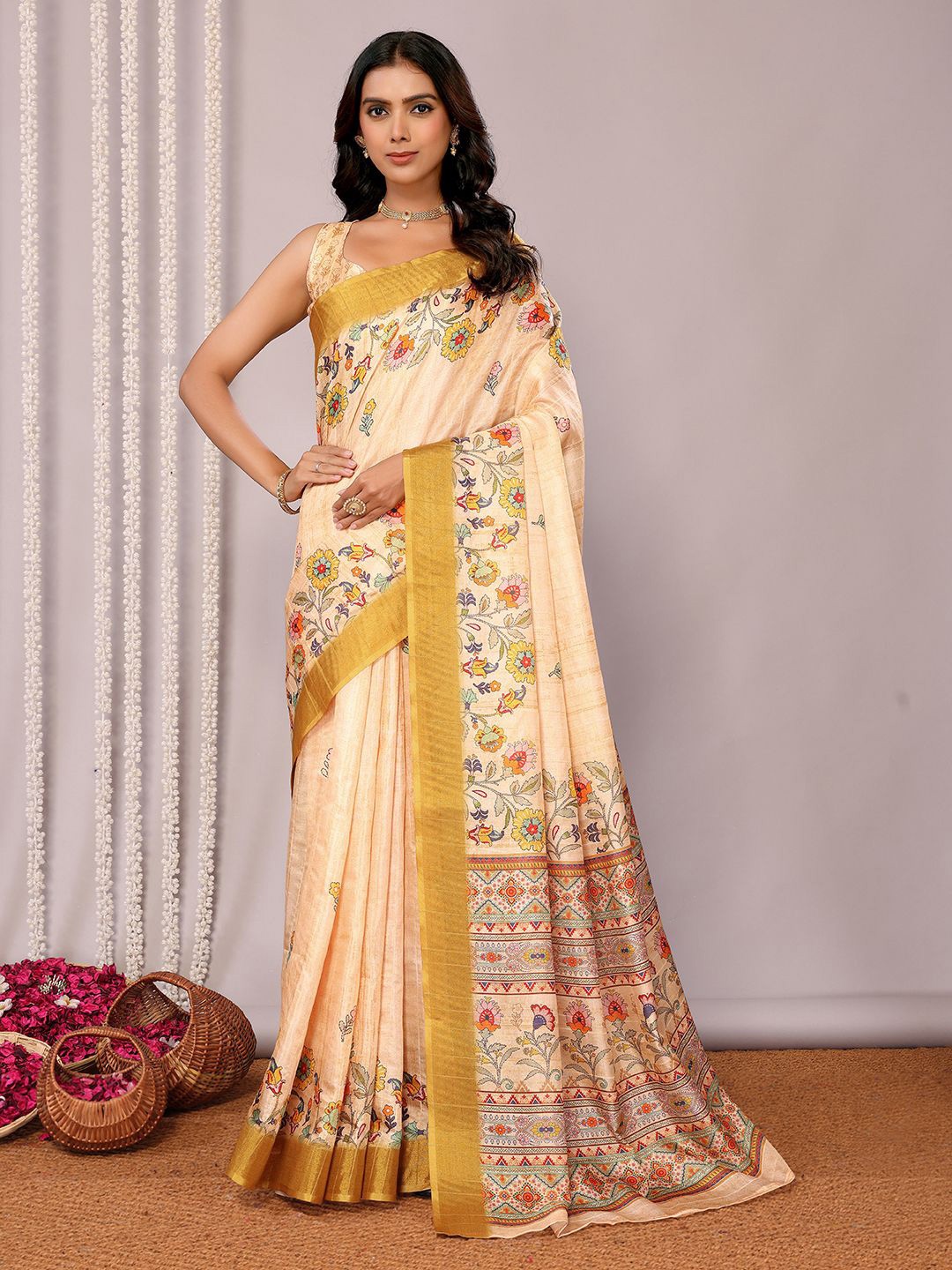 

Janasya Women Beige Chanderi Silk Floral Printed Saree with Unstitched Blouse Piece