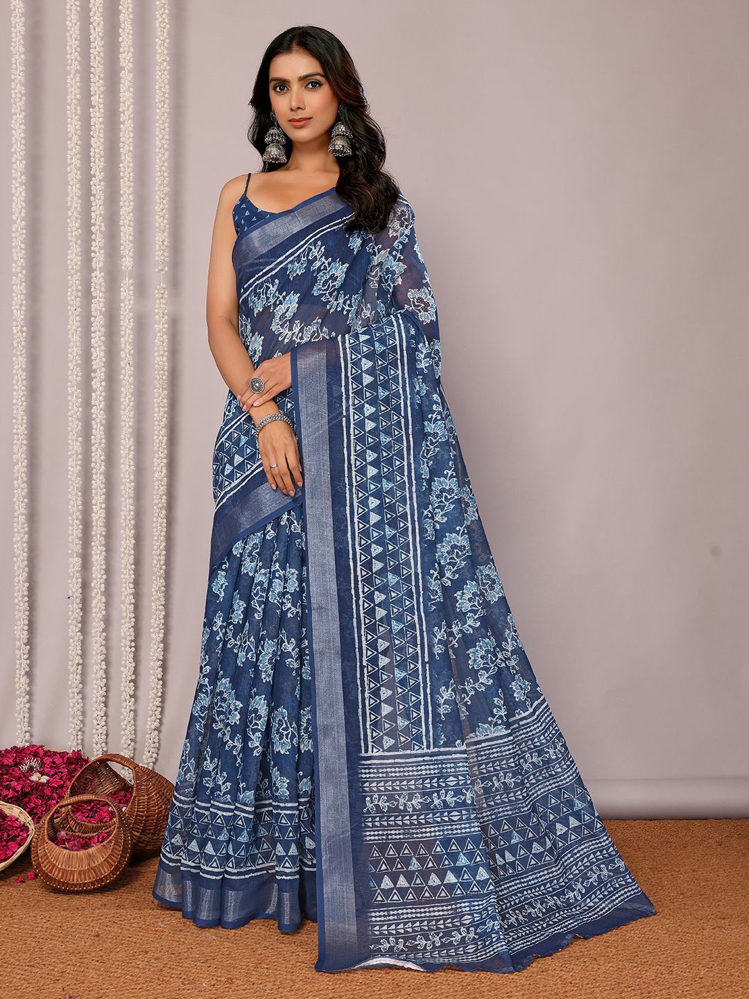 

Janasya Linen Blend Floral Printed Daily Wear Saree with Unstitched Blouse Piece, Navy blue