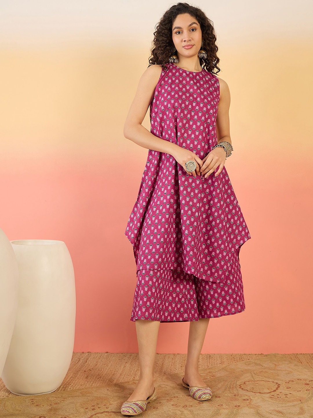 

InWeave Women Floral Printed Regular Pure Cotton Kurta with Palazzos, Pink