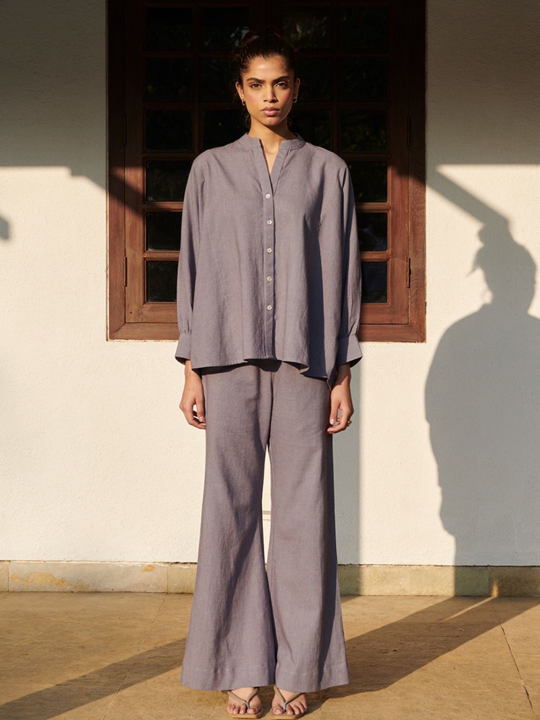 

Saphed Mandarin-Neck Full Sleeve Shirt With Trouser Co-Ords, Grey