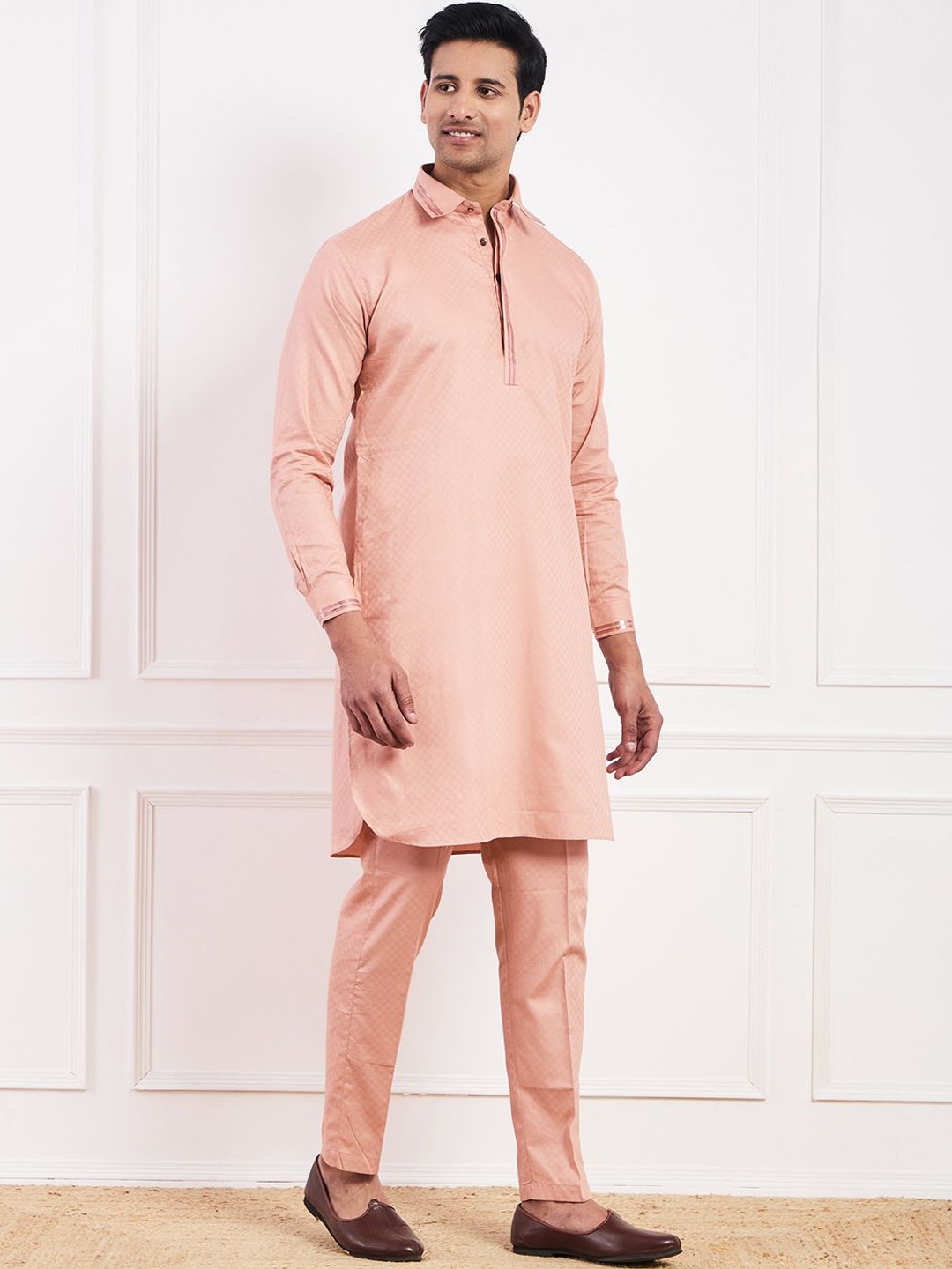 

Satwaa Geometric Self Design Shirt Collar Pathani Kurta with Trousers, Pink