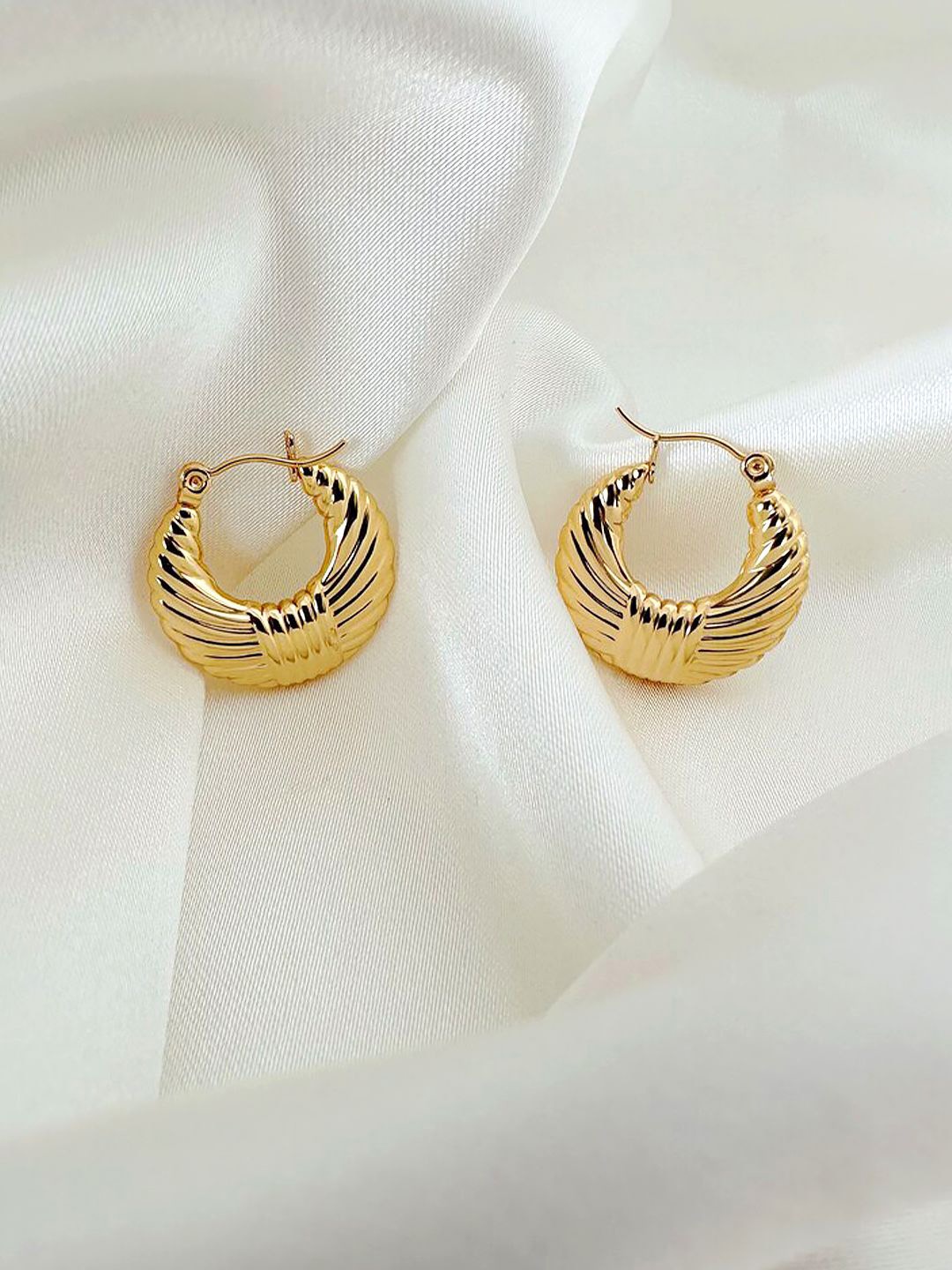 

PRIVIU Circular Hoop Earrings, Gold