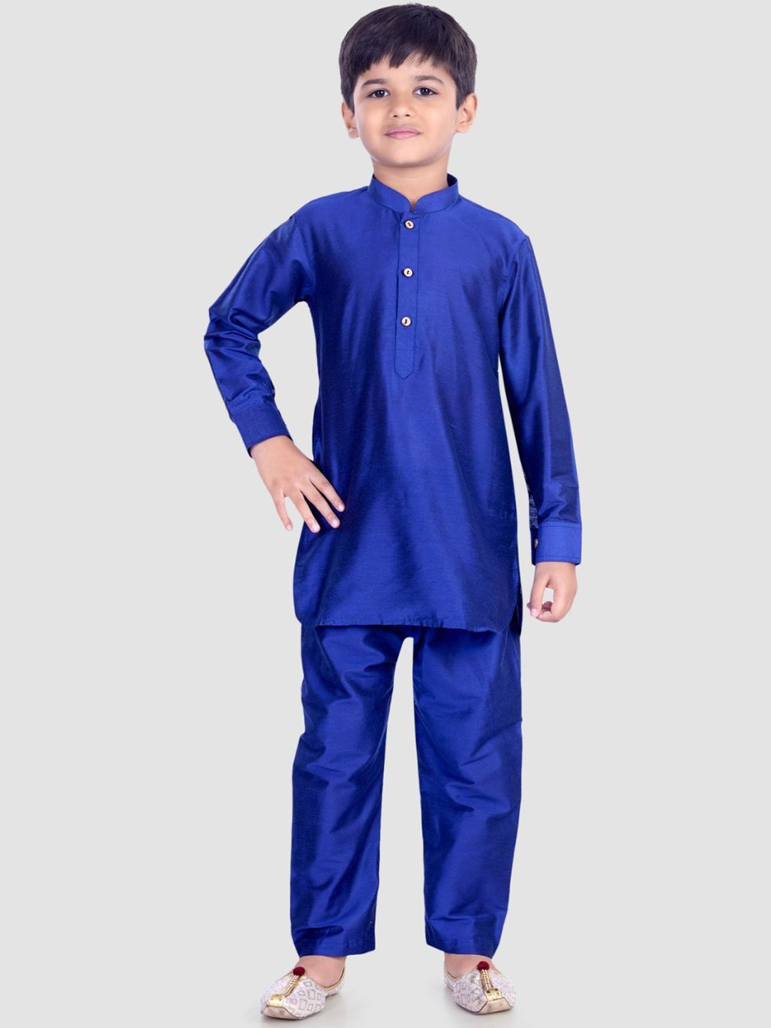 

Pehanaava Boys Regular Thread Work Kurta with Pyjamas, Blue