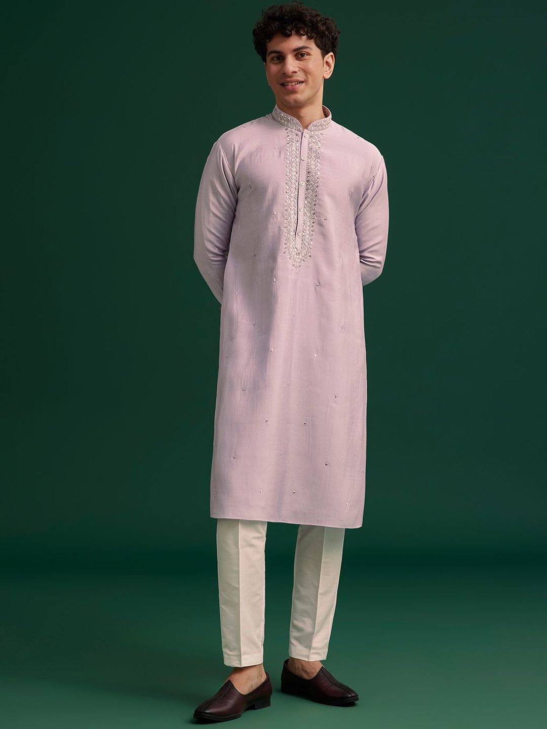 

KALKI Fashion Men Ethnic Motifs Embroidered Regular Kurta with Trousers, Purple