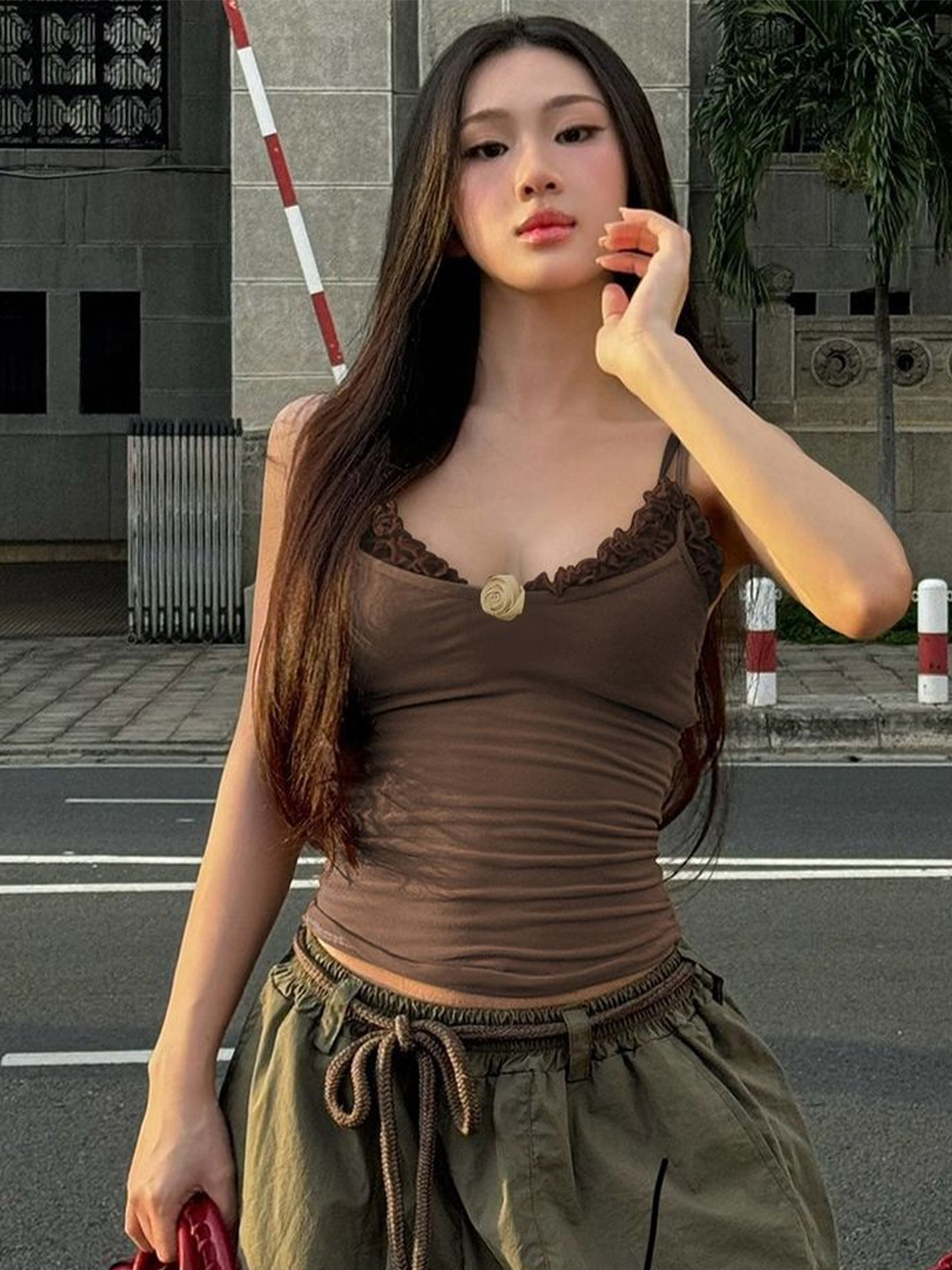 

LULU & SKY Top, Brown