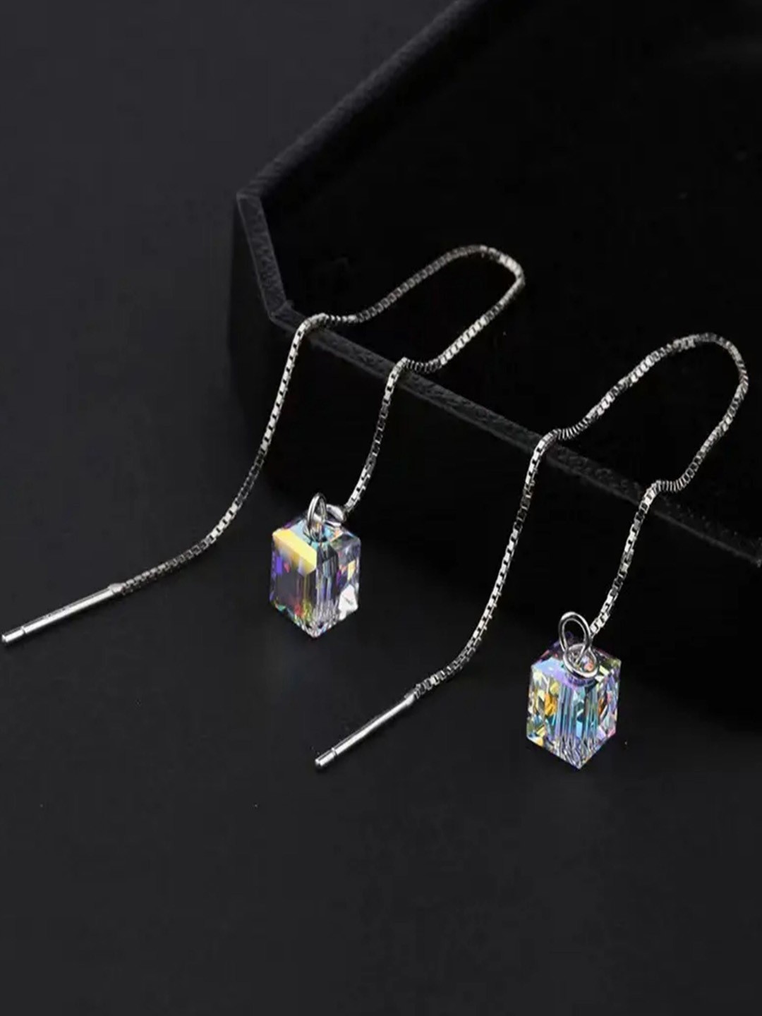 

DressBerry Contemporary Drop Earrings, Multi