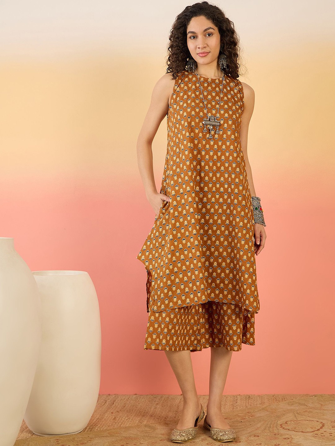

InWeave Women Floral Printed Regular Pure Cotton Kurta with Palazzos, Yellow