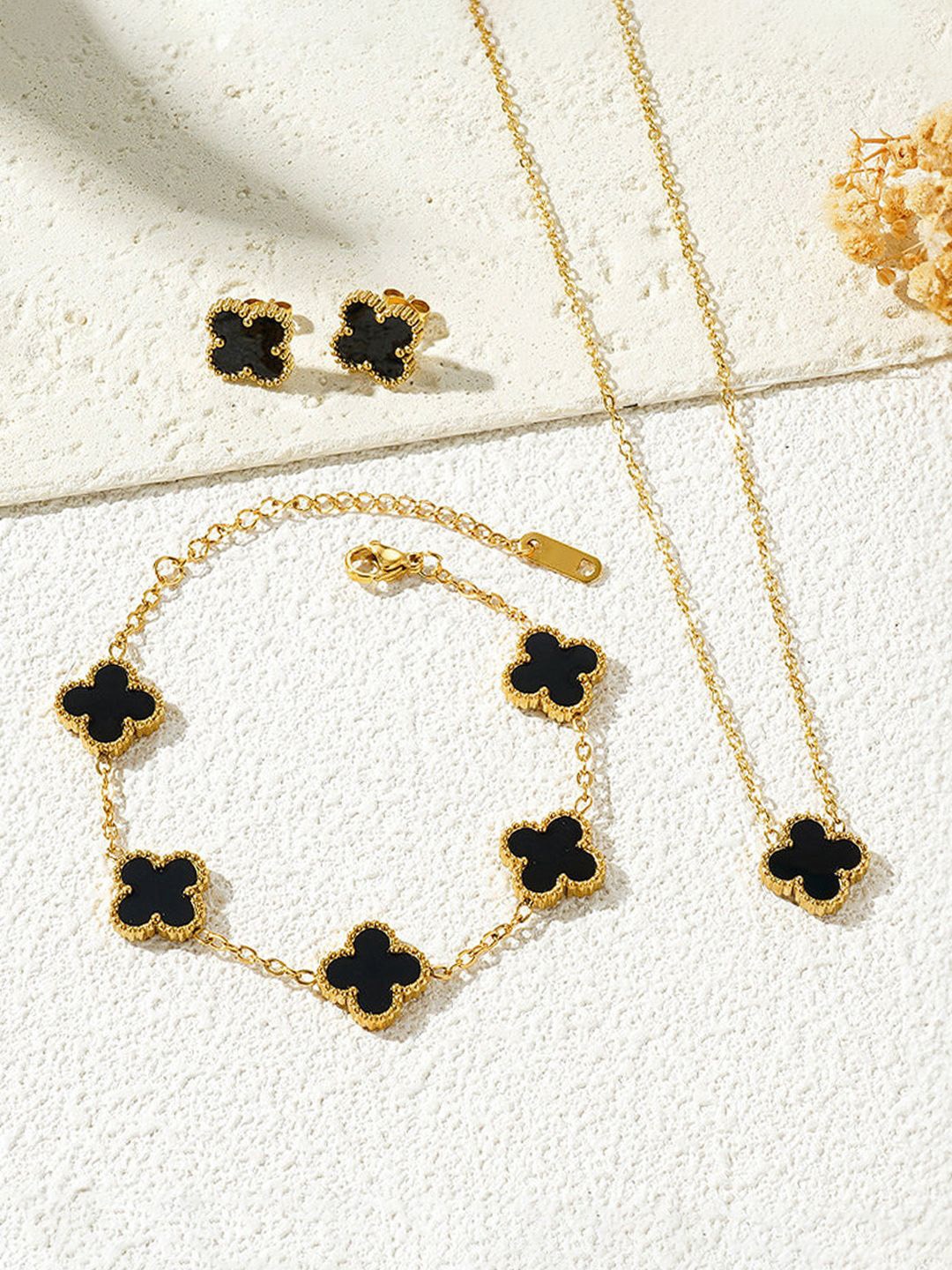 

Jewels Galaxy Gold Plated Stainless Steel Clover Jewellery Set