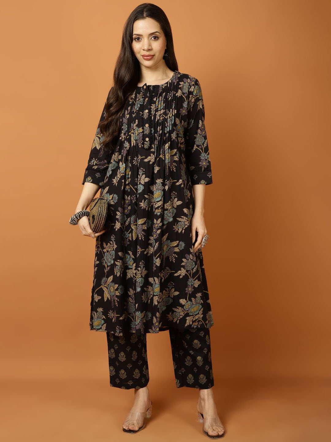 

Meena Bazaar Women Floral Printed Cotton Pleated Kurta With Trousers, Black