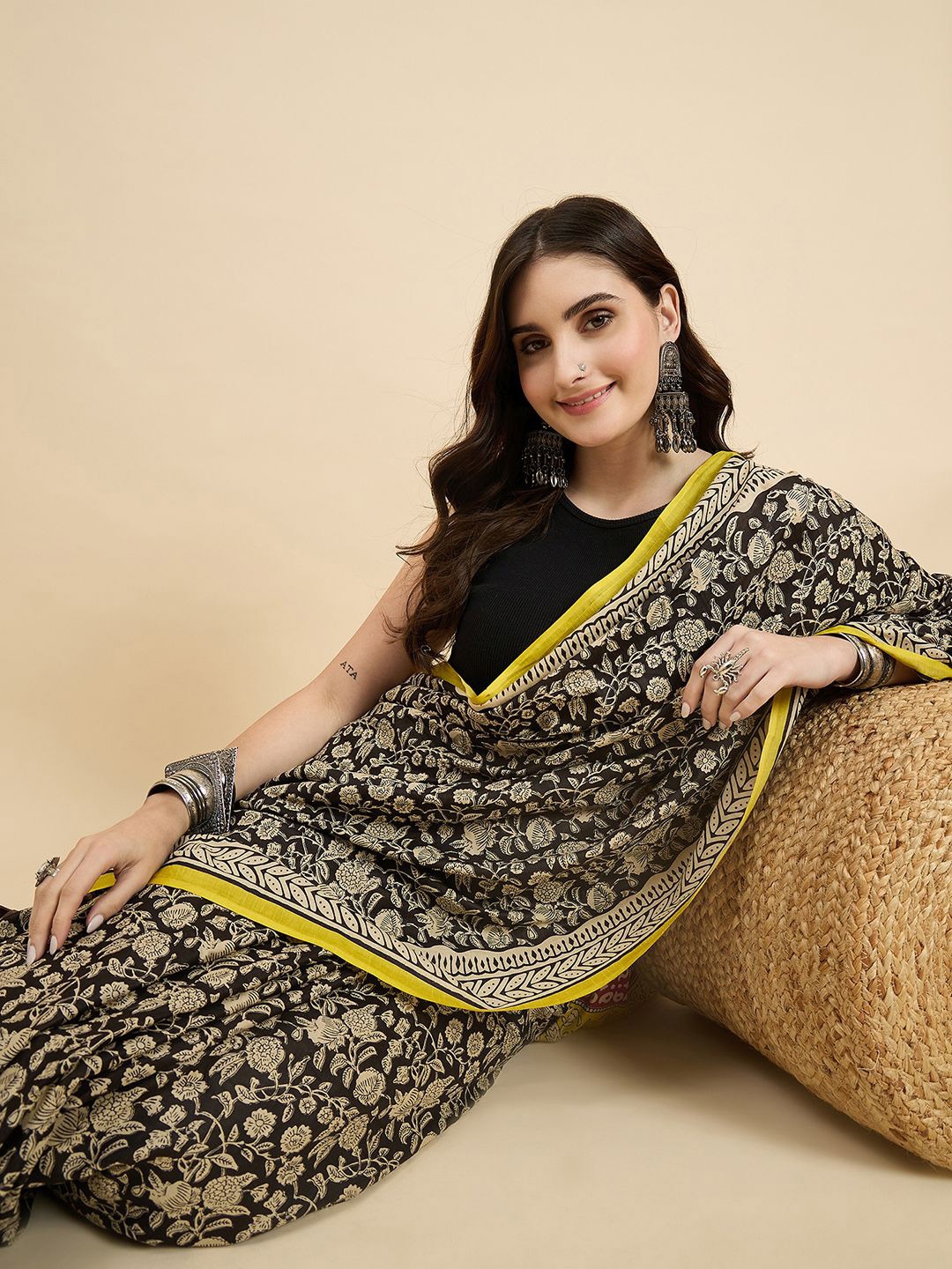 

Sangria Floral Printed Bhagalpuri Saree with Unstitched Blouse, Black