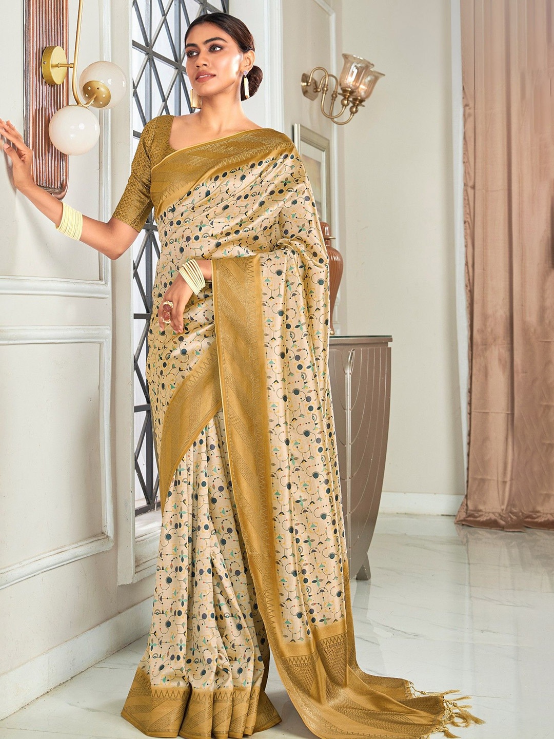 

MySilkLove Zari Silk Blend Banarasi Saree, Cream