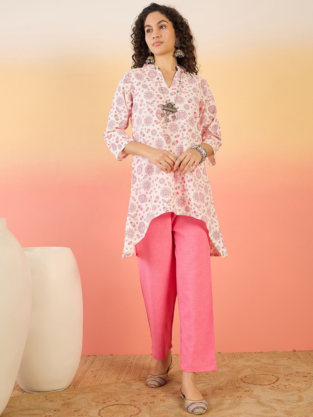 

InWeave Women Floral Printed Regular Kurta with Trousers, Pink